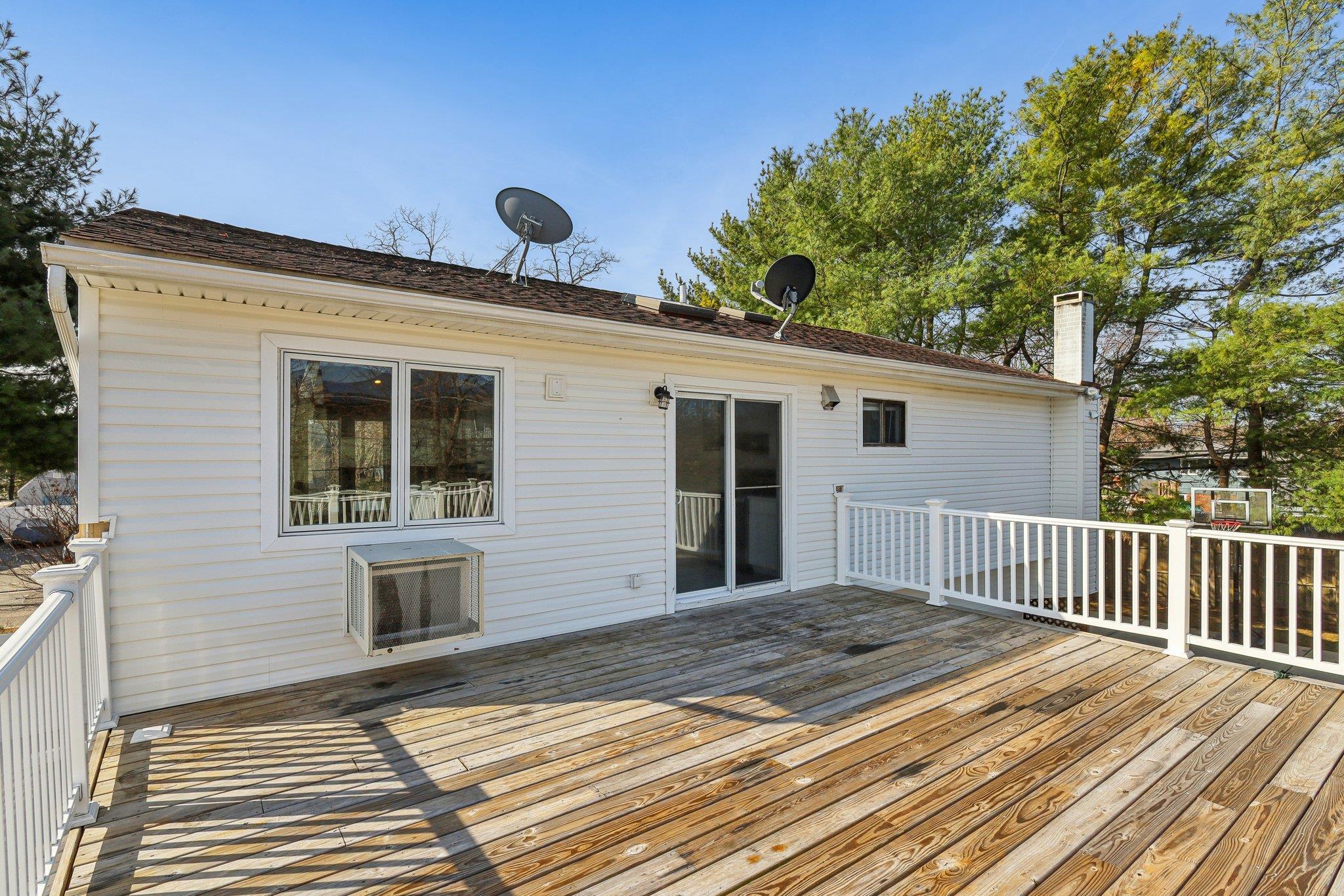 Single Family Dehan  Suffolk County, NY 11787, MLS-809304-36
