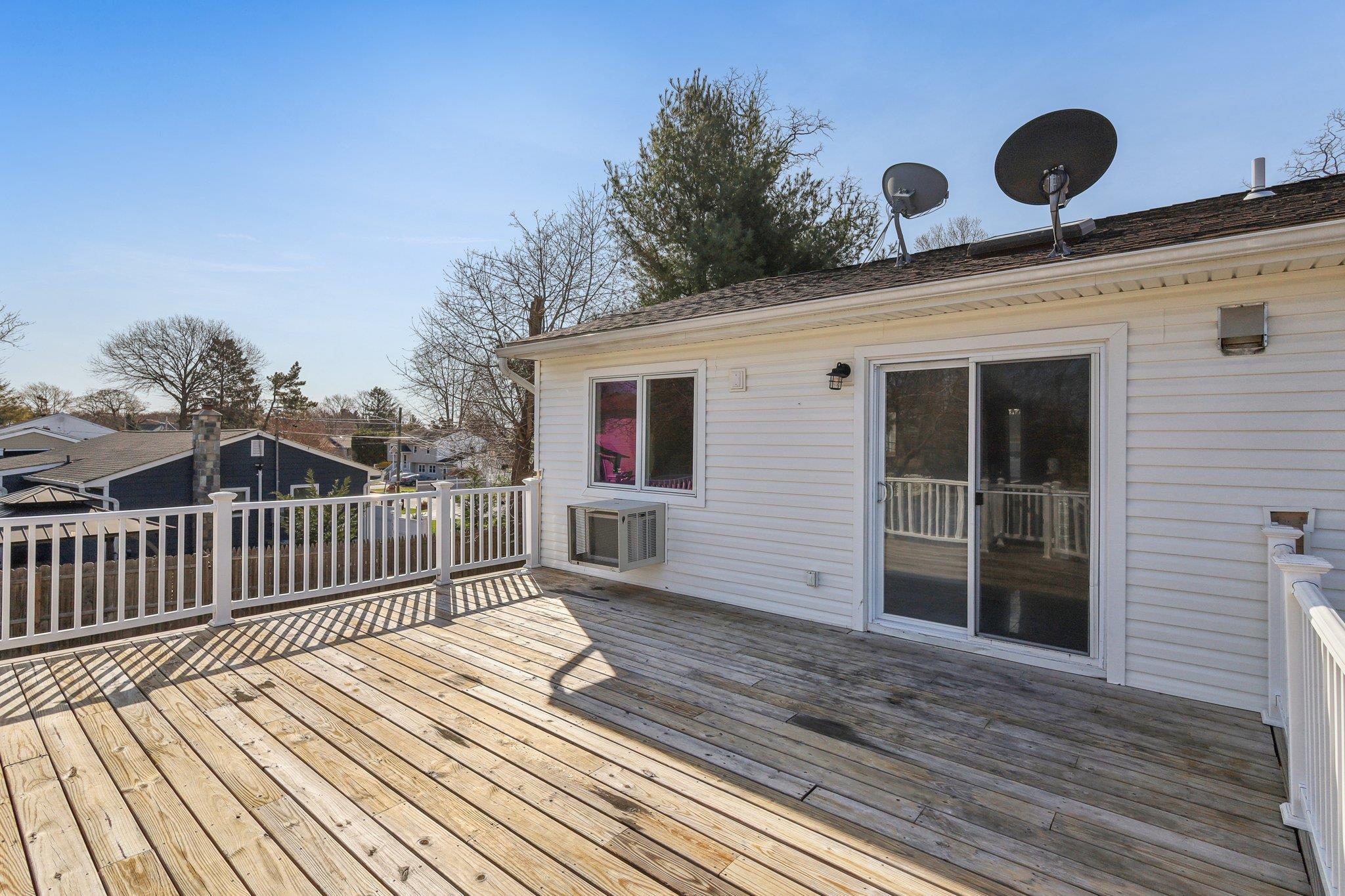 Single Family Dehan  Suffolk County, NY 11787, MLS-809304-37