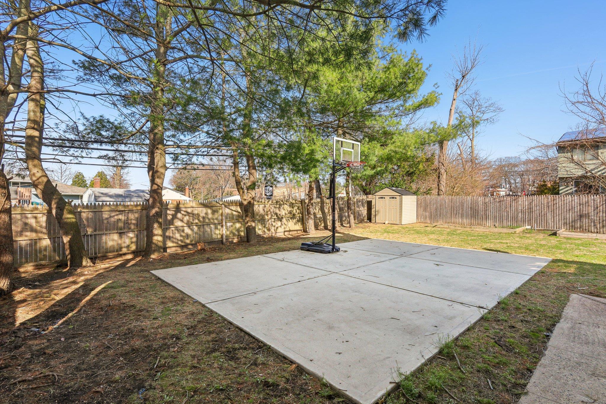 Single Family Dehan  Suffolk County, NY 11787, MLS-809304-39
