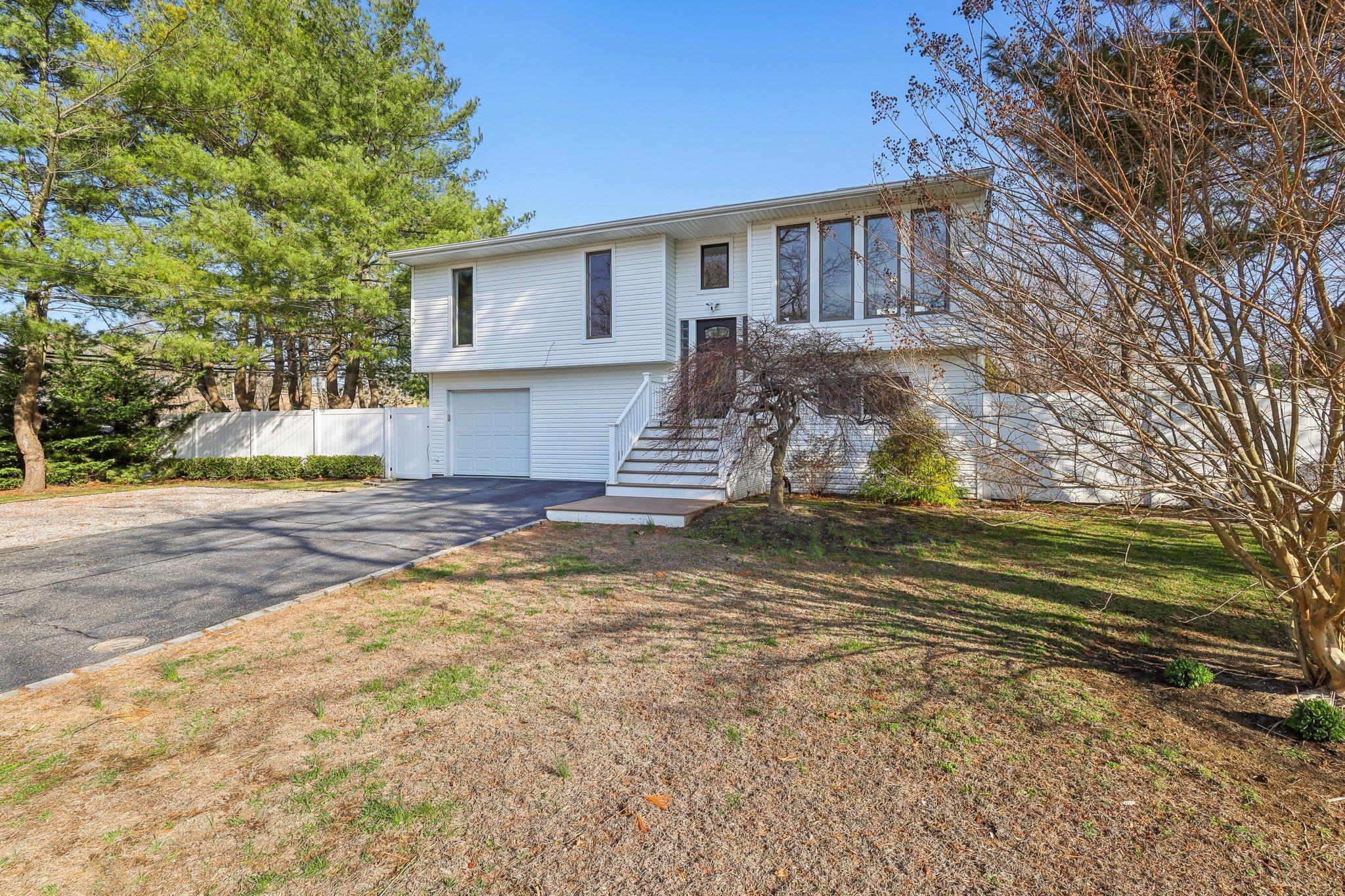 Single Family Dehan  Suffolk County, NY 11787, MLS-809304-4