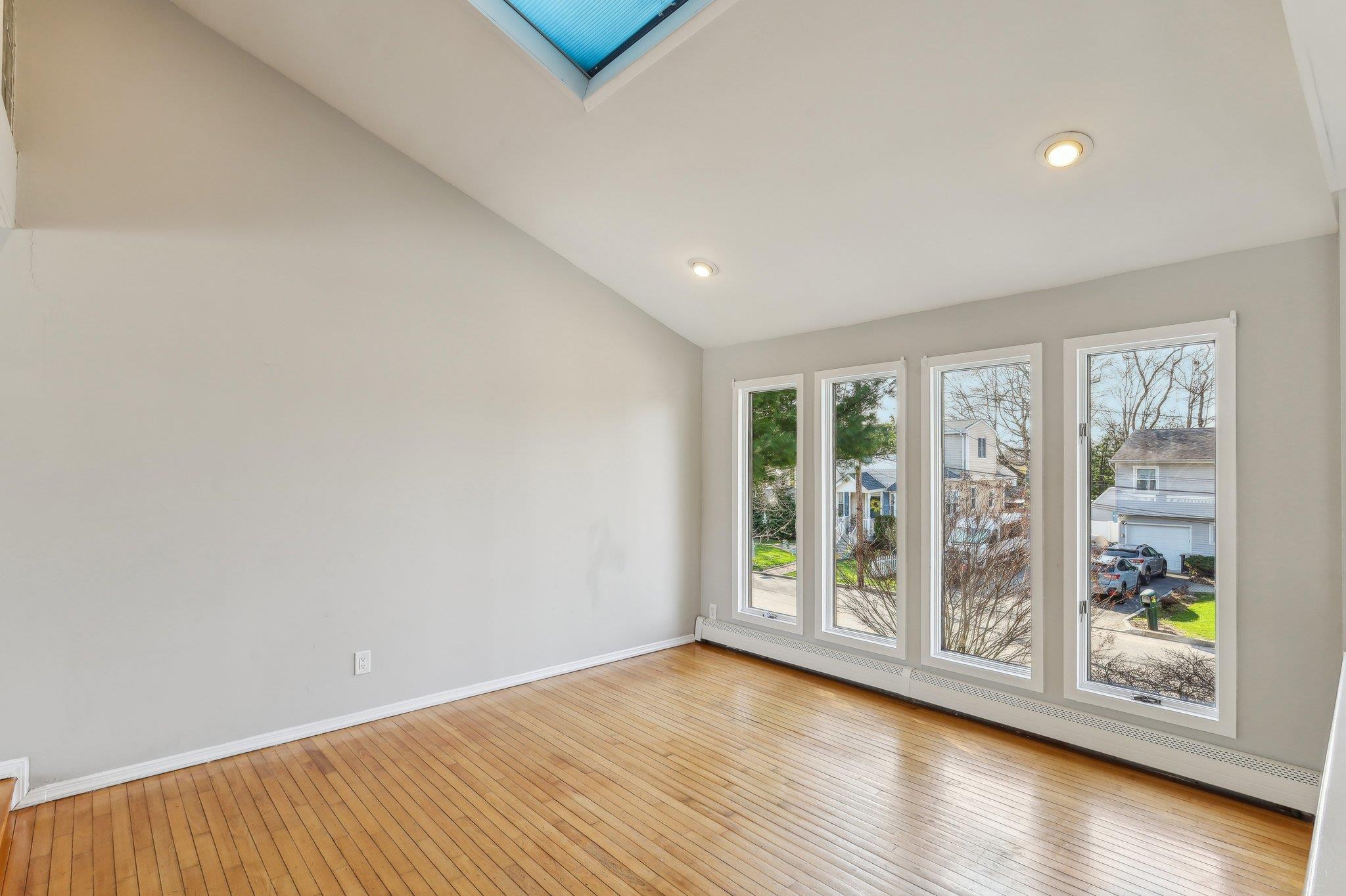 Single Family Dehan  Suffolk County, NY 11787, MLS-809304-8