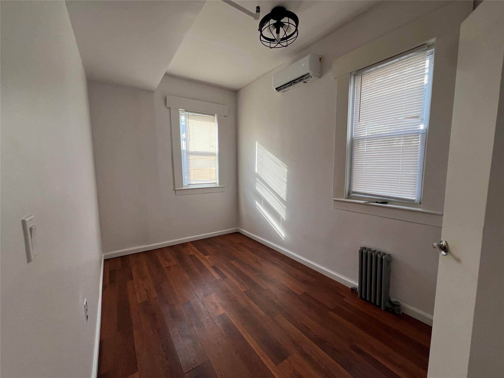 Apartment Beach 118th  Queens, NY 11694, MLS-809820-11