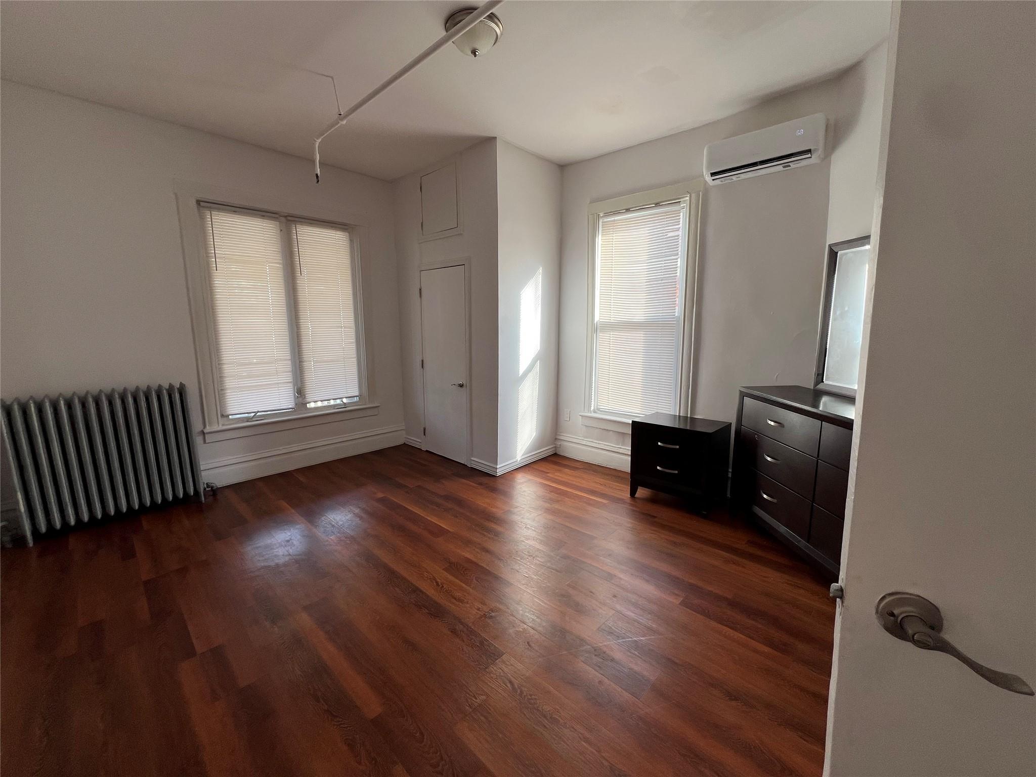 Apartment Beach 118th  Queens, NY 11694, MLS-809820-9