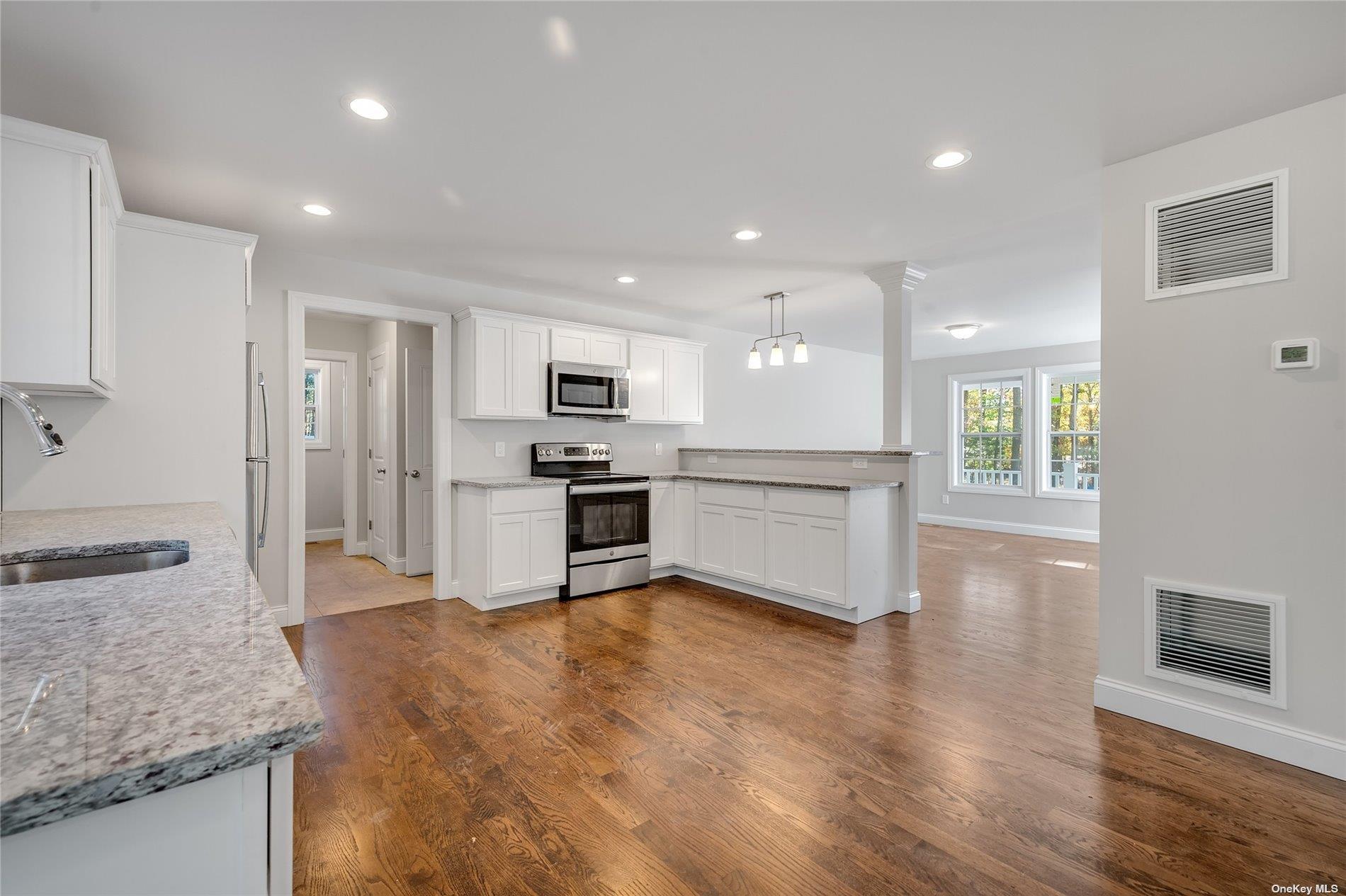 Single Family Locust  Suffolk County, NY 11763, MLS-809971-4