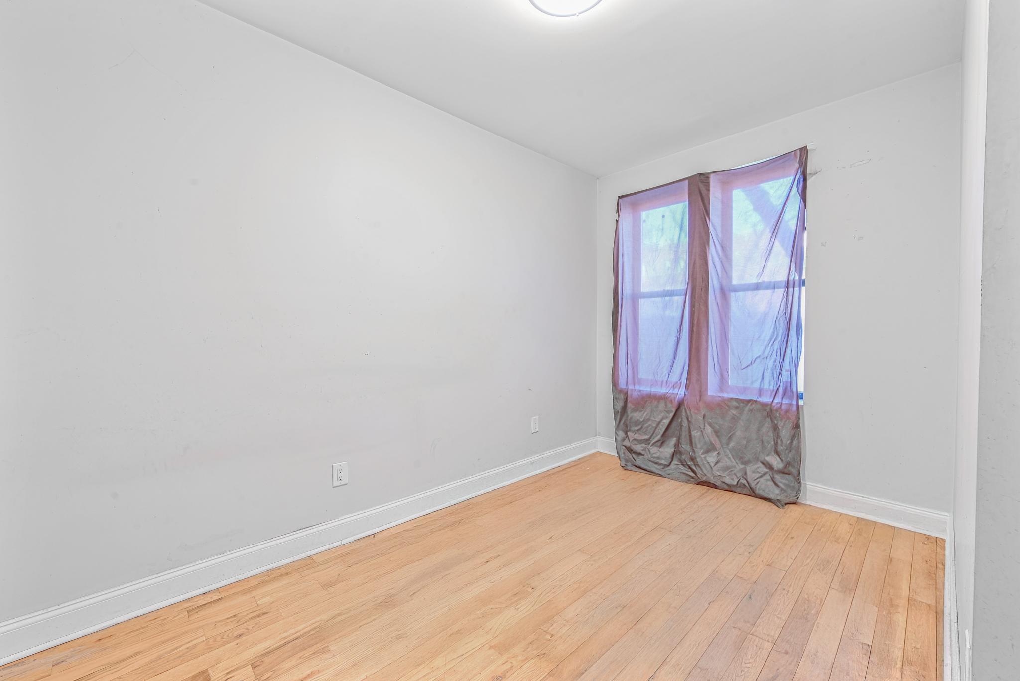 Single Family Bathgate Ave Bronx, NY 10457, MLS-810063-10
