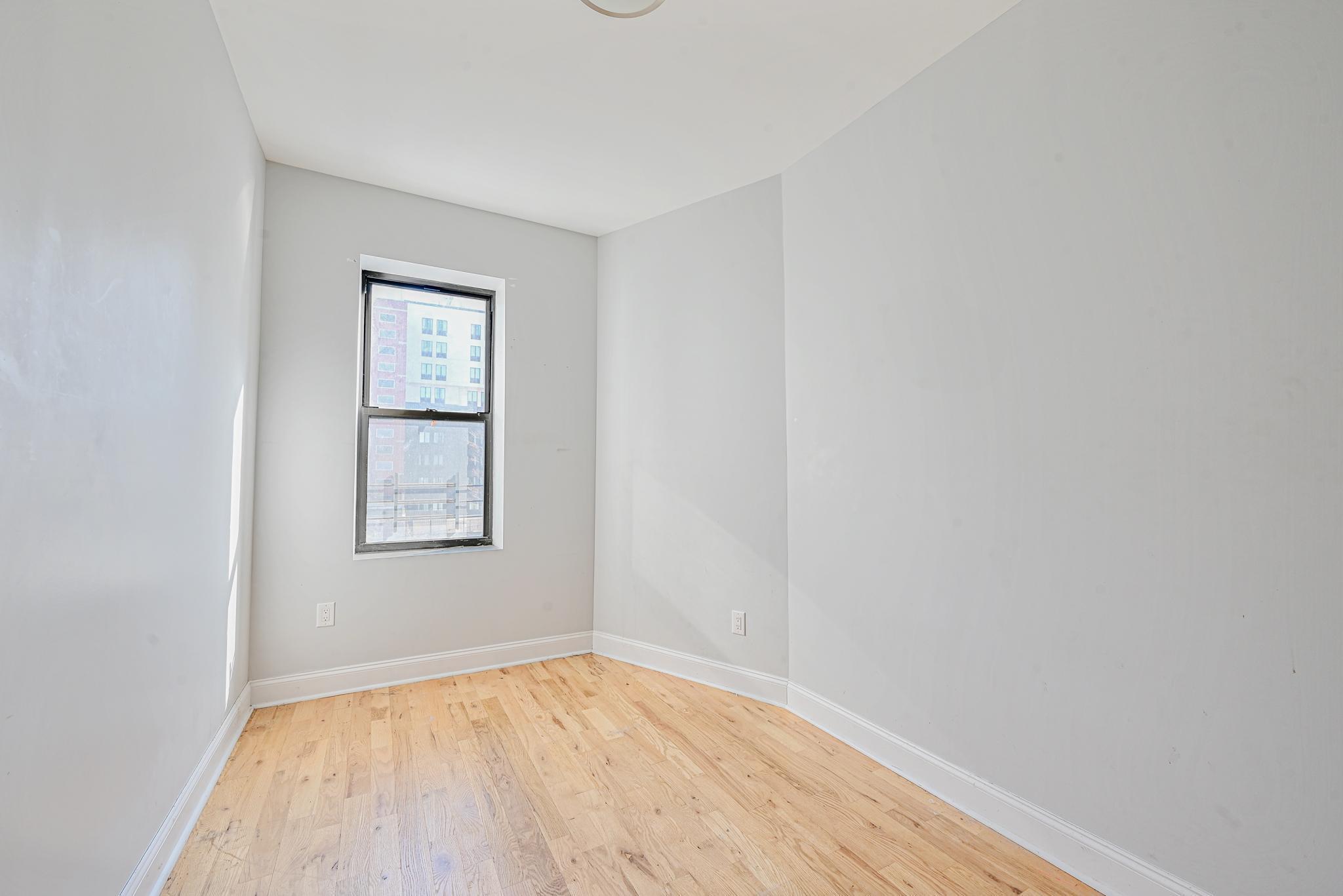 Single Family Bathgate Ave Bronx, NY 10457, MLS-810063-16