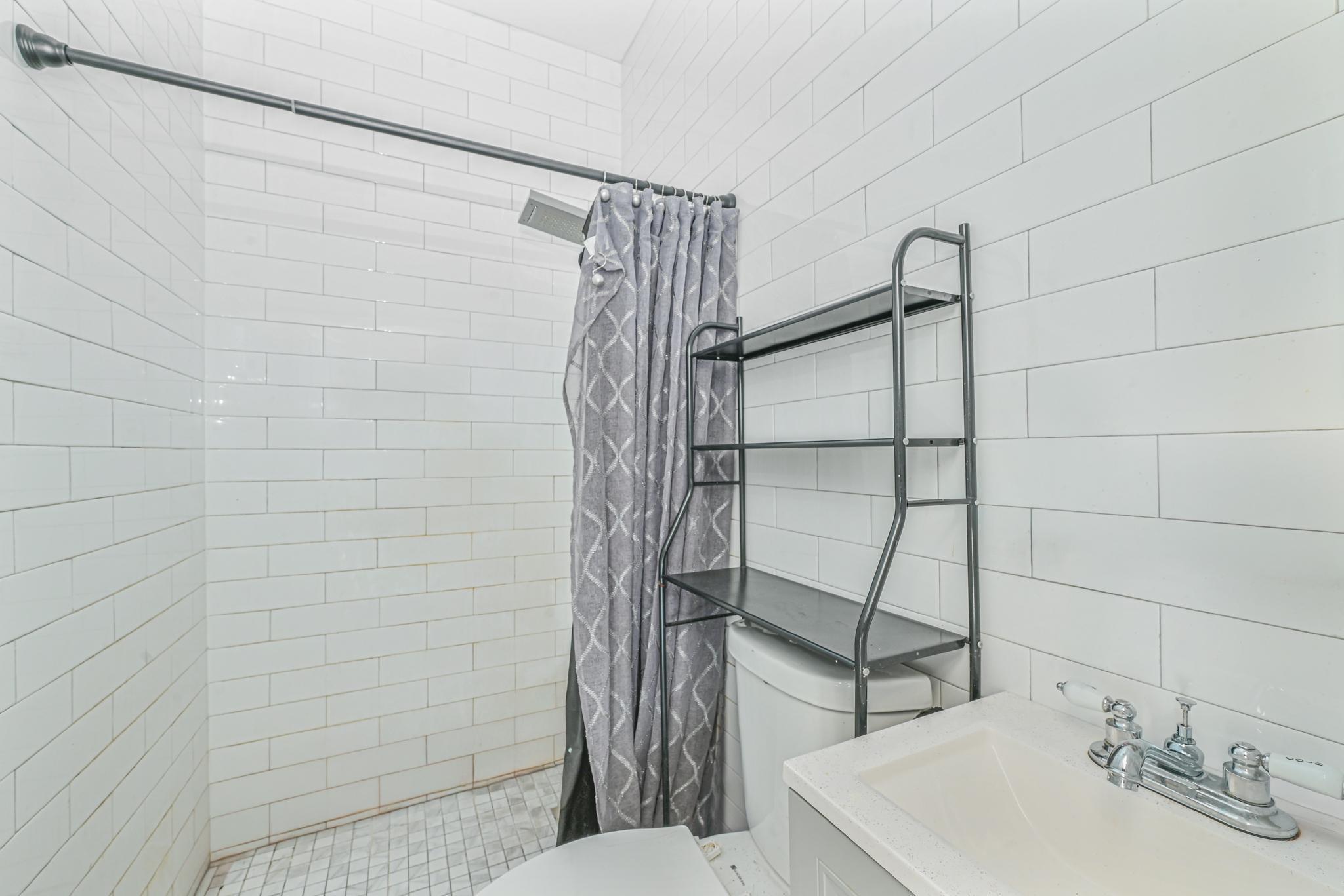 Single Family Bathgate Ave Bronx, NY 10457, MLS-810063-19