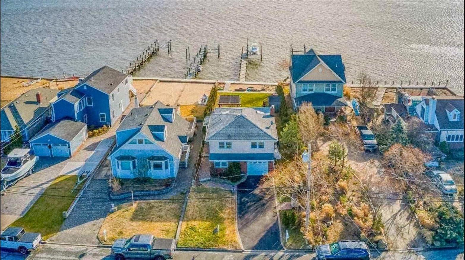 Single Family Beach Promenade  Suffolk County, NY 11757, MLS-810376-27