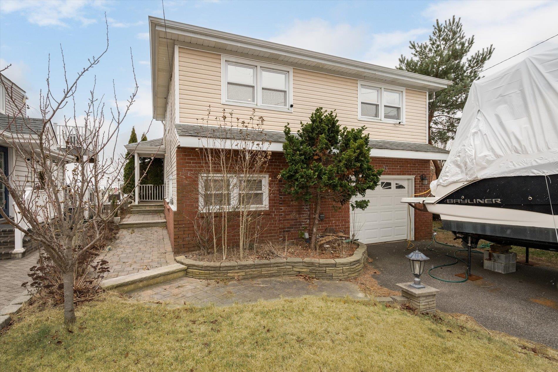 Single Family Beach Promenade  Suffolk County, NY 11757, MLS-810376-7