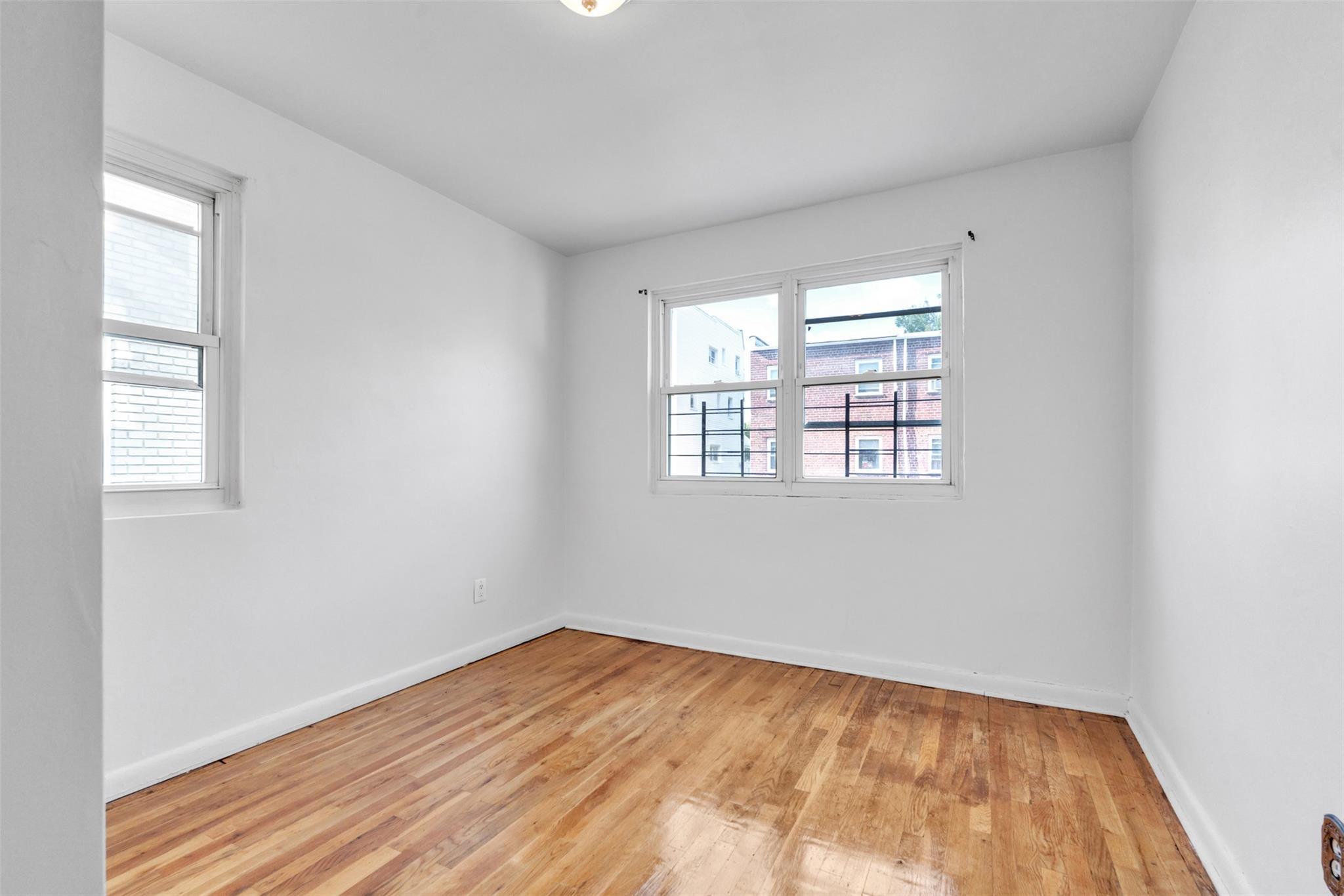 Single Family Collis  Bronx, NY 10465, MLS-810414-27