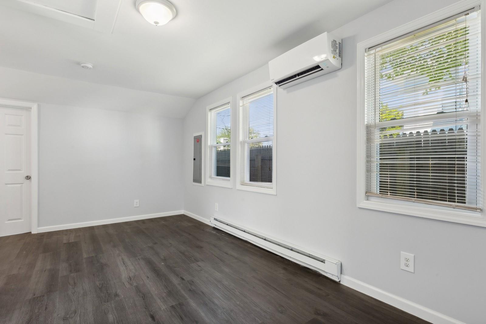 Single Family Locust  Suffolk County, NY 11951, MLS-810455-4