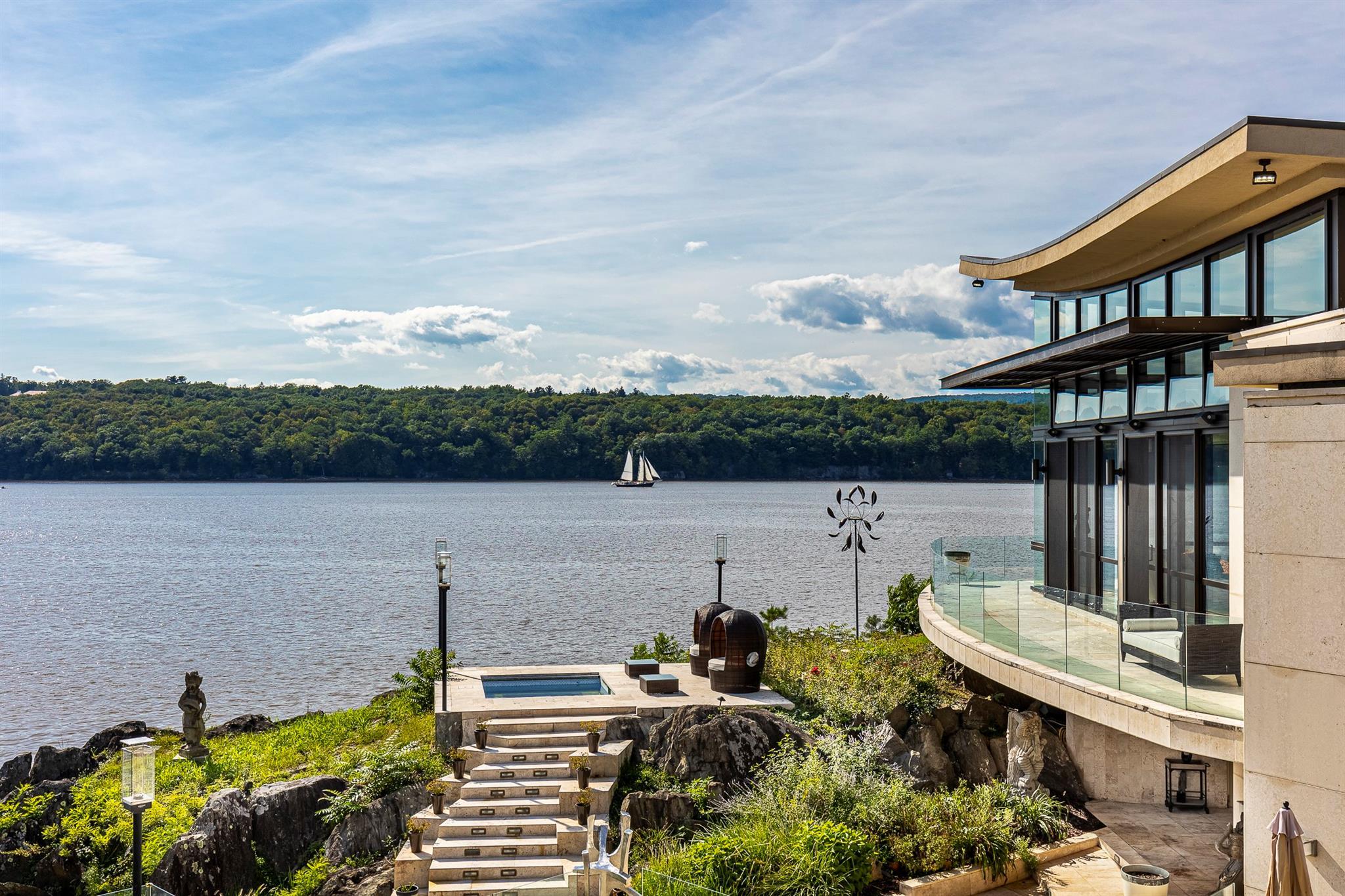 Single Family Ledgerock  Dutchess County, NY 12538, MLS-810504-21