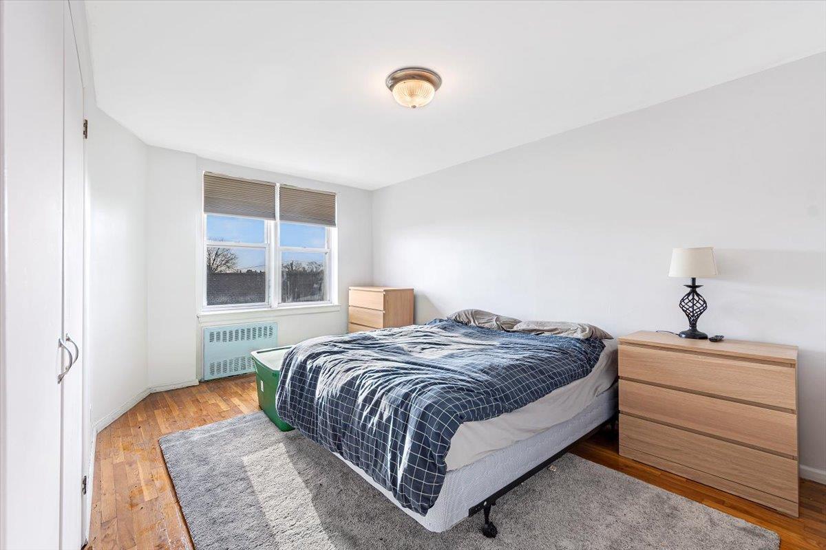 Coop Van Cortlandt Park East  Bronx, NY 10470, MLS-810575-9