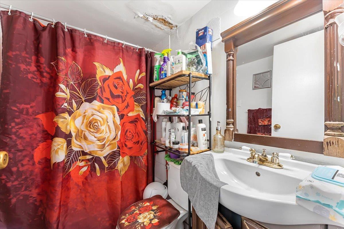 Single Family Kelly St Bronx, NY 10459, MLS-810623-6