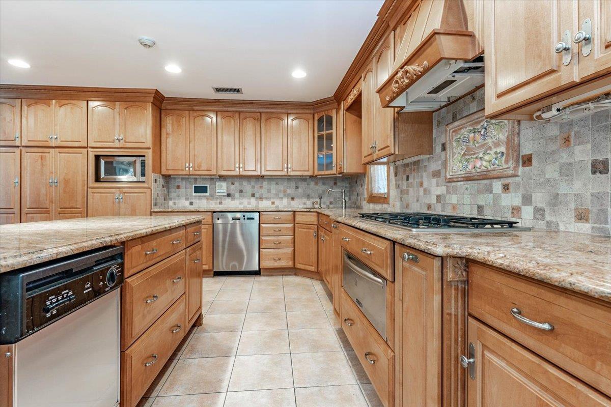 Single Family Oakland  Nassau County, NY 11516, MLS-810624-14