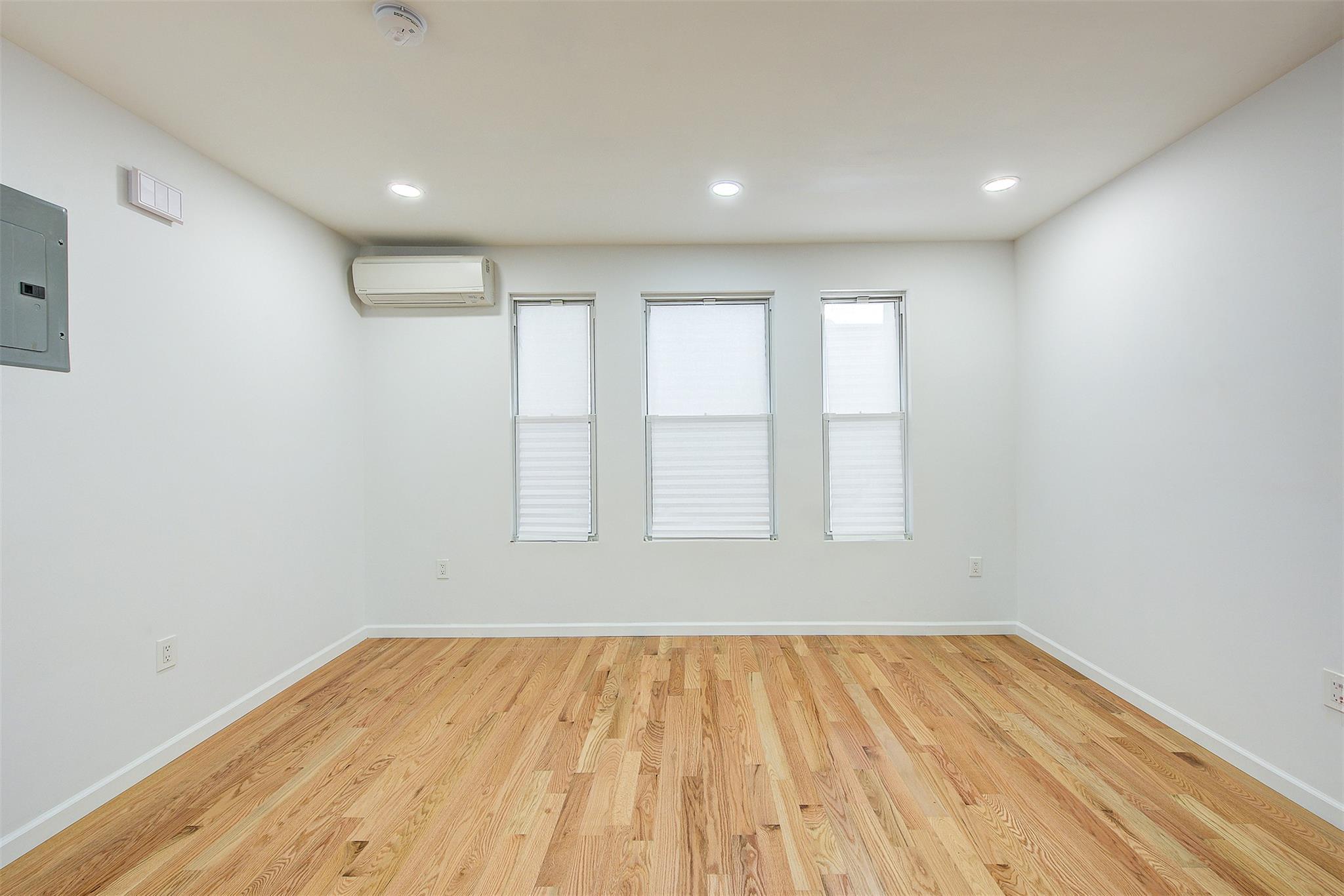 Single Family 89th  Queens, NY 11421, MLS-810642-12