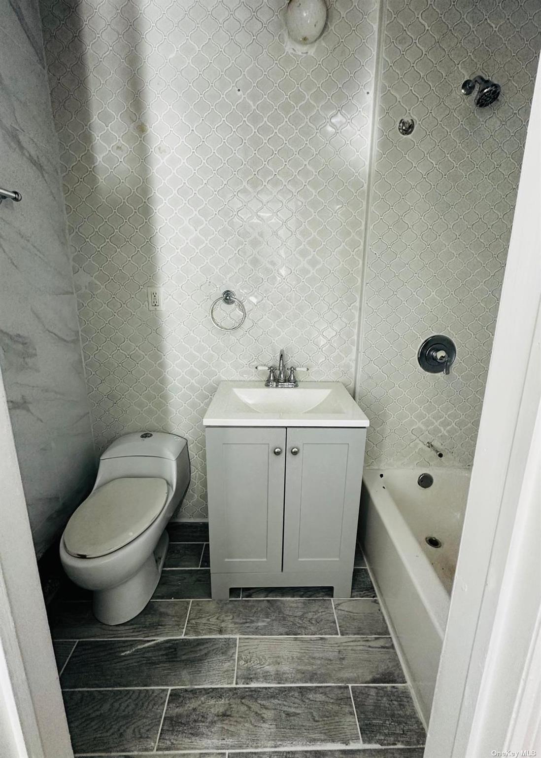 Single Family Adams  Bronx, NY 10460, MLS-810680-7