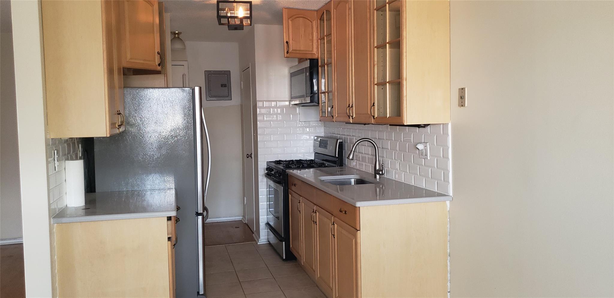 Coop Newbold  Bronx, NY 10472, MLS-810799-6