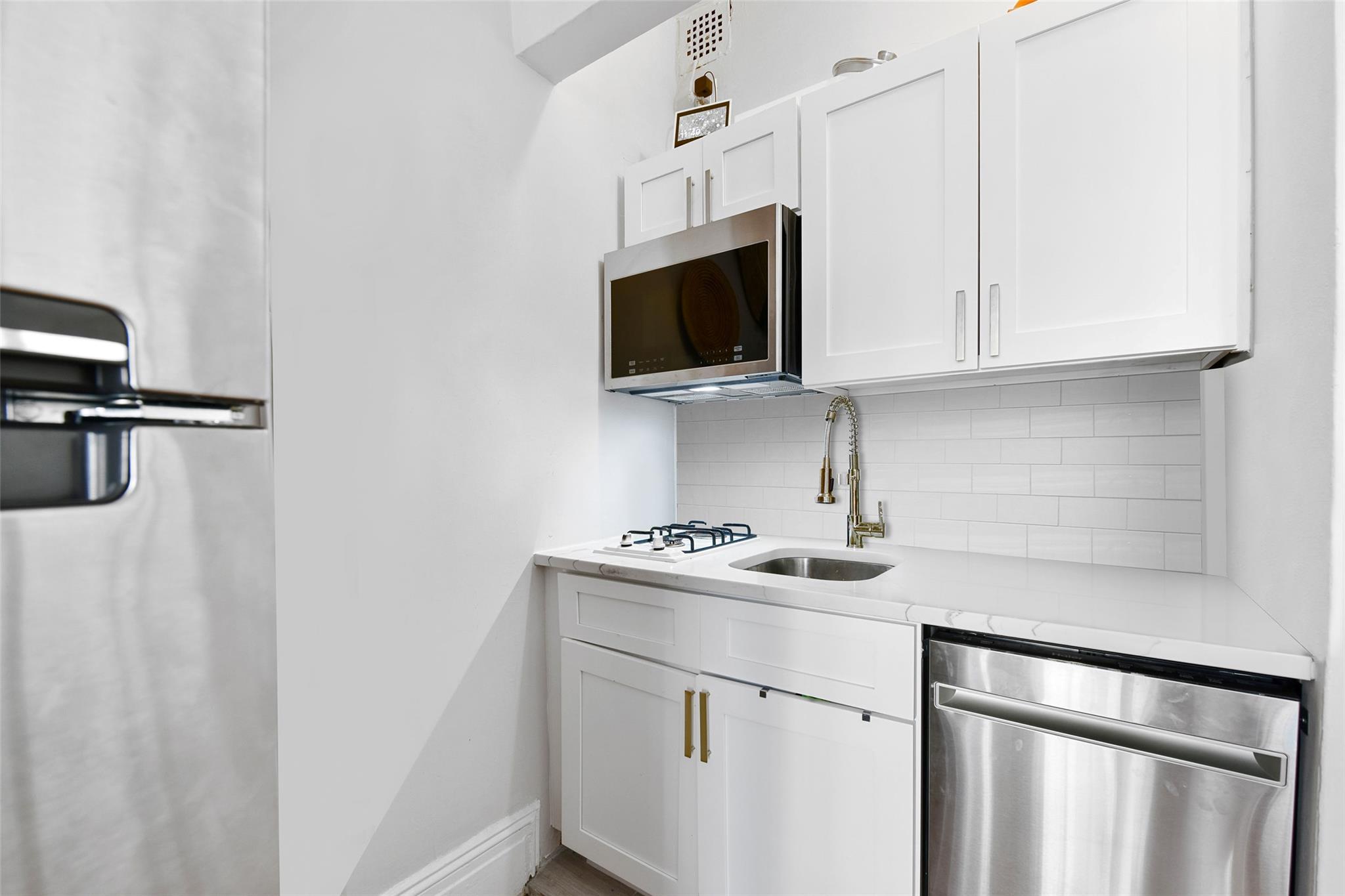 Commercial Sale Madison  Manhattan, NY 10128, MLS-810830-17