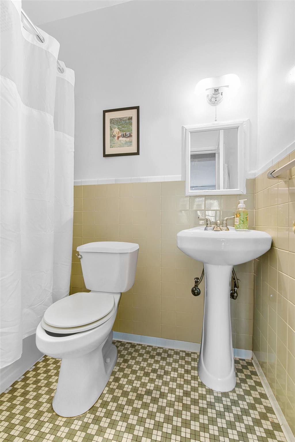 Commercial Sale Madison  Manhattan, NY 10128, MLS-810830-22