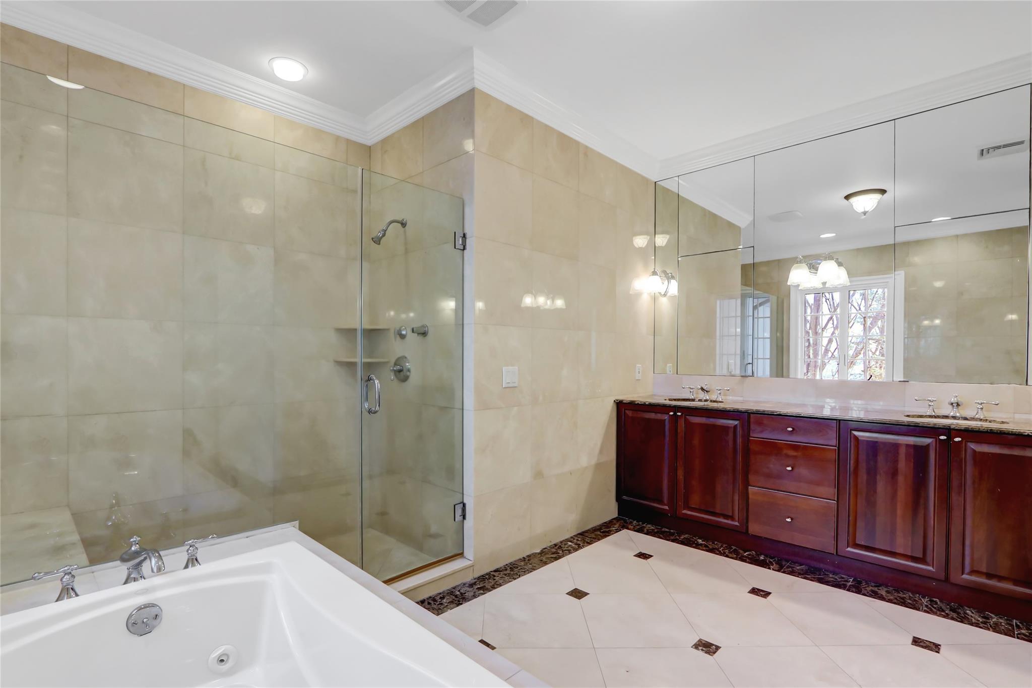 Single Family Centre Island  Nassau County, NY 11771, MLS-810833-38