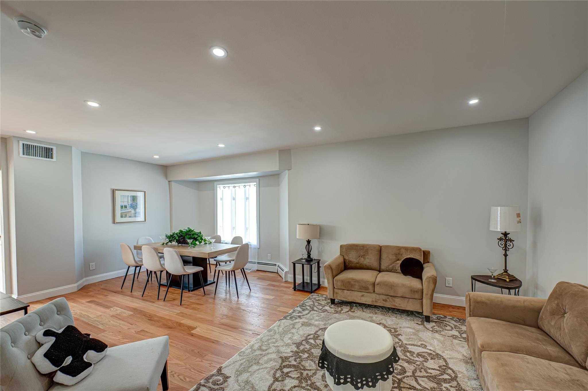 Single Family Clarendon  Nassau County, NY 11710, MLS-810844-3