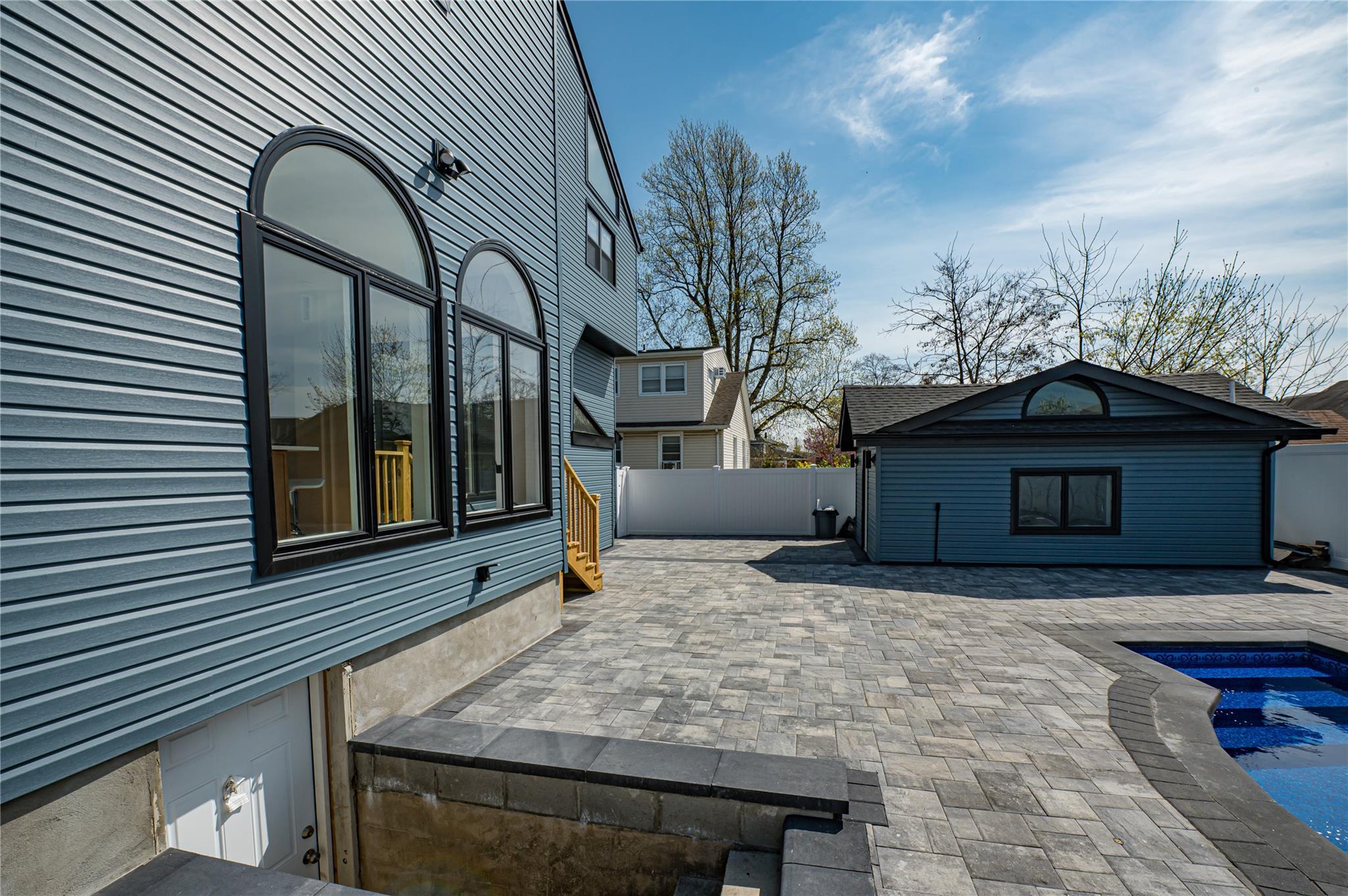 Single Family Clarendon  Nassau County, NY 11710, MLS-810844-34