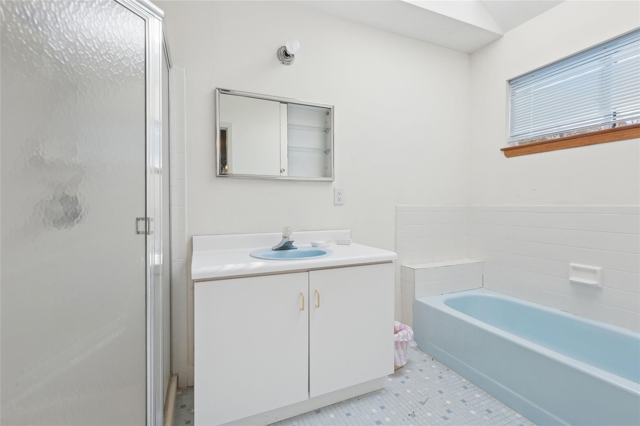 Single Family Risa  Suffolk County, NY 11901, MLS-810852-16