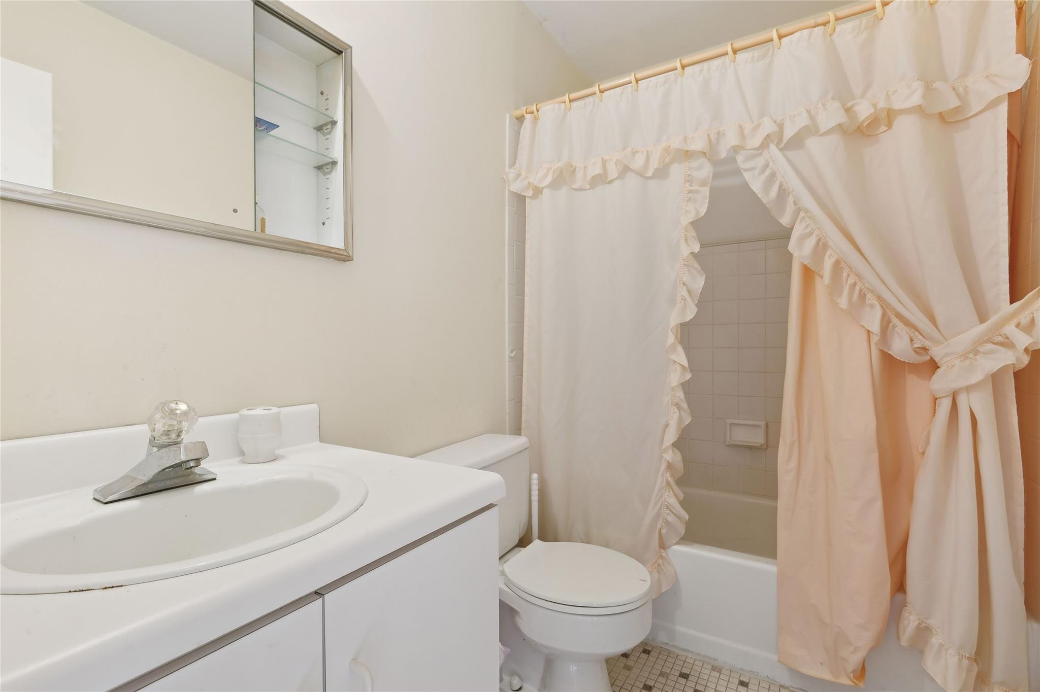 Single Family Risa  Suffolk County, NY 11901, MLS-810852-19