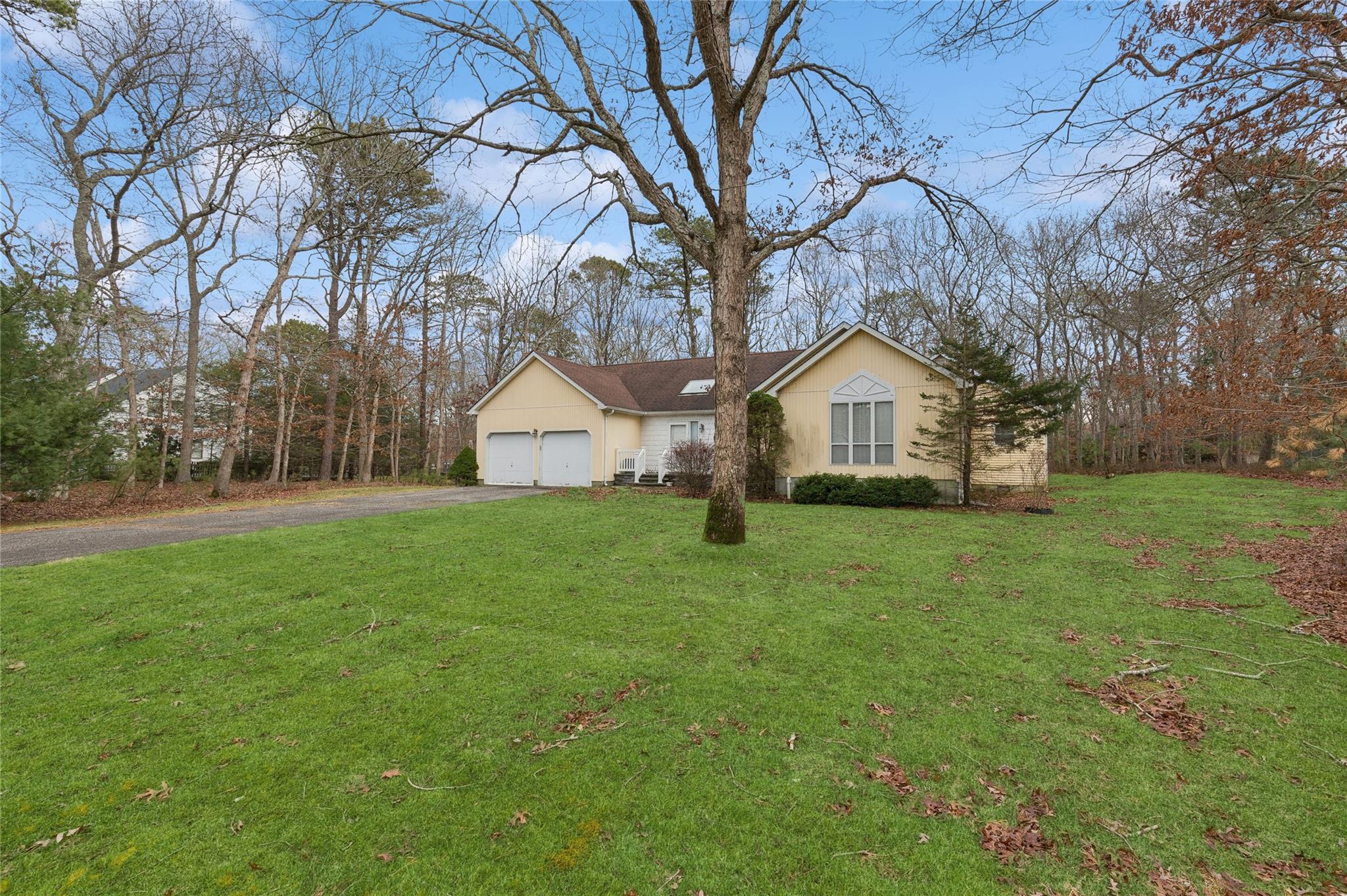 Single Family Risa  Suffolk County, NY 11901, MLS-810852-2