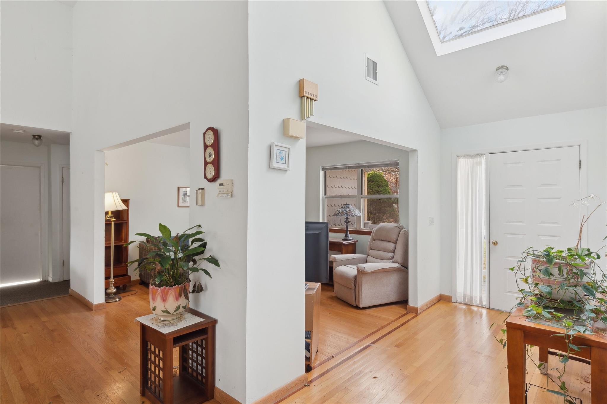 Single Family Risa  Suffolk County, NY 11901, MLS-810852-4