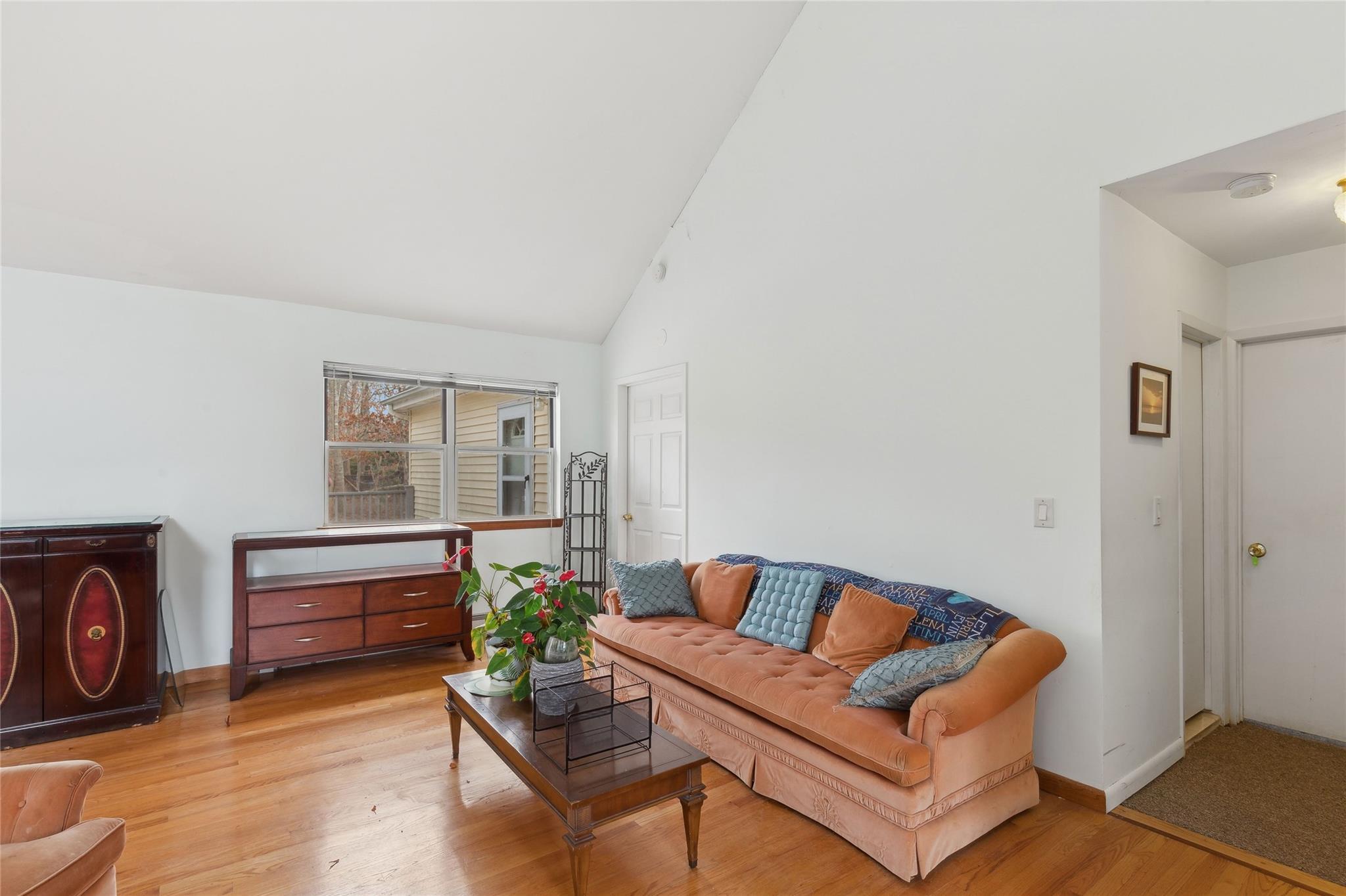 Single Family Risa  Suffolk County, NY 11901, MLS-810852-6
