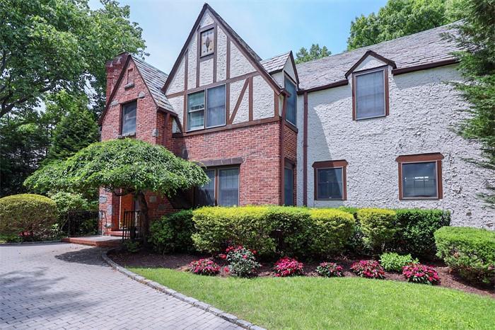 Single Family Chestnut  Nassau County, NY 11021, MLS-810932-18