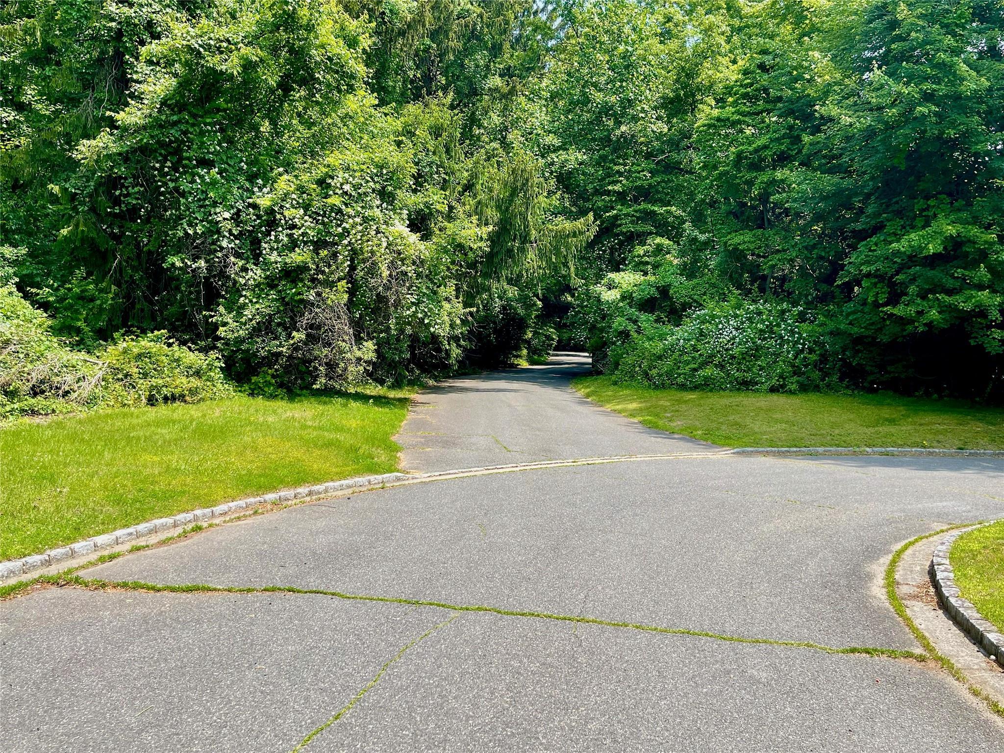 Single Family Hidden Pond  Nassau County, NY 11545, MLS-810963-25