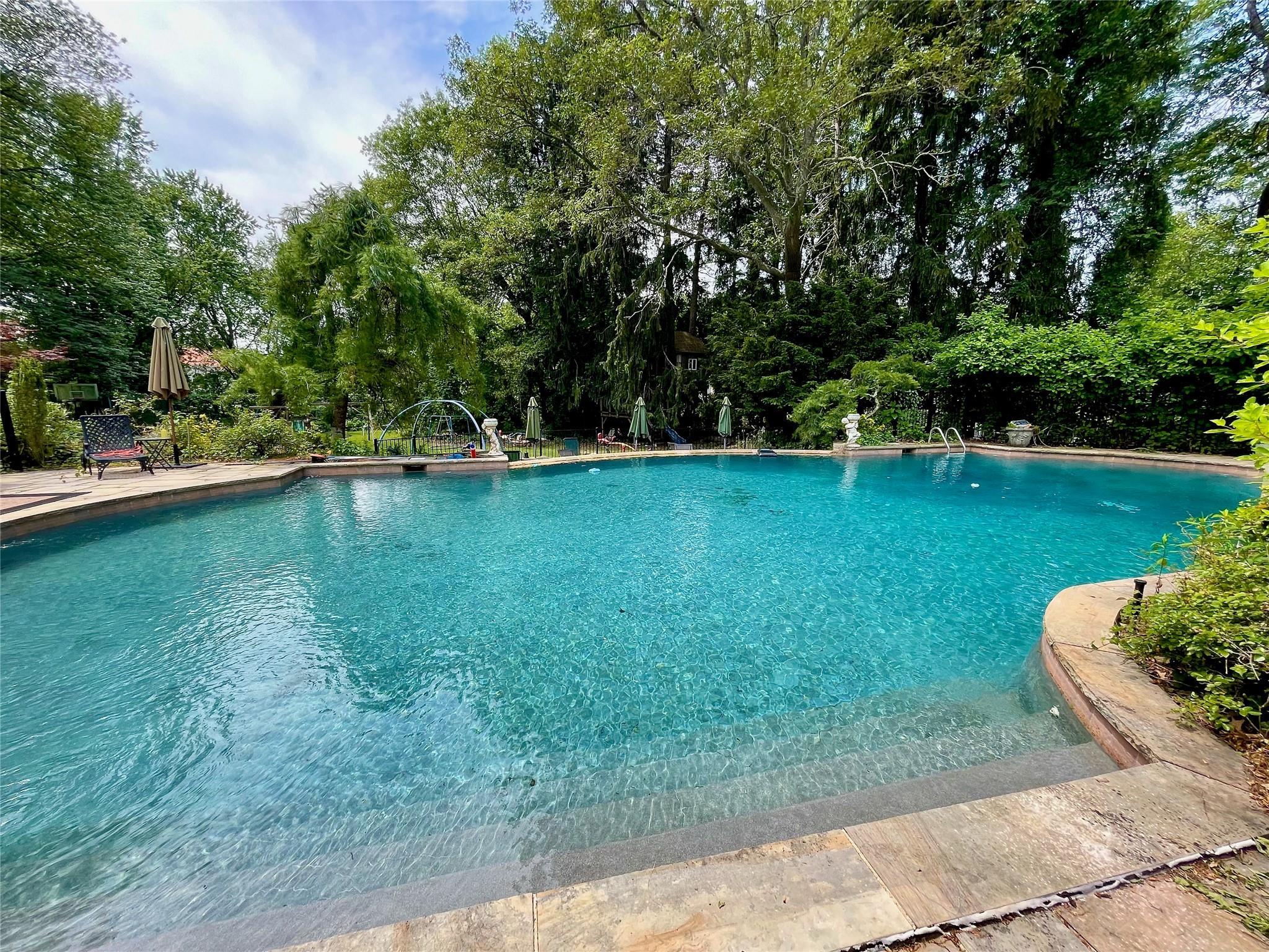 Single Family Hidden Pond  Nassau County, NY 11545, MLS-810963-5