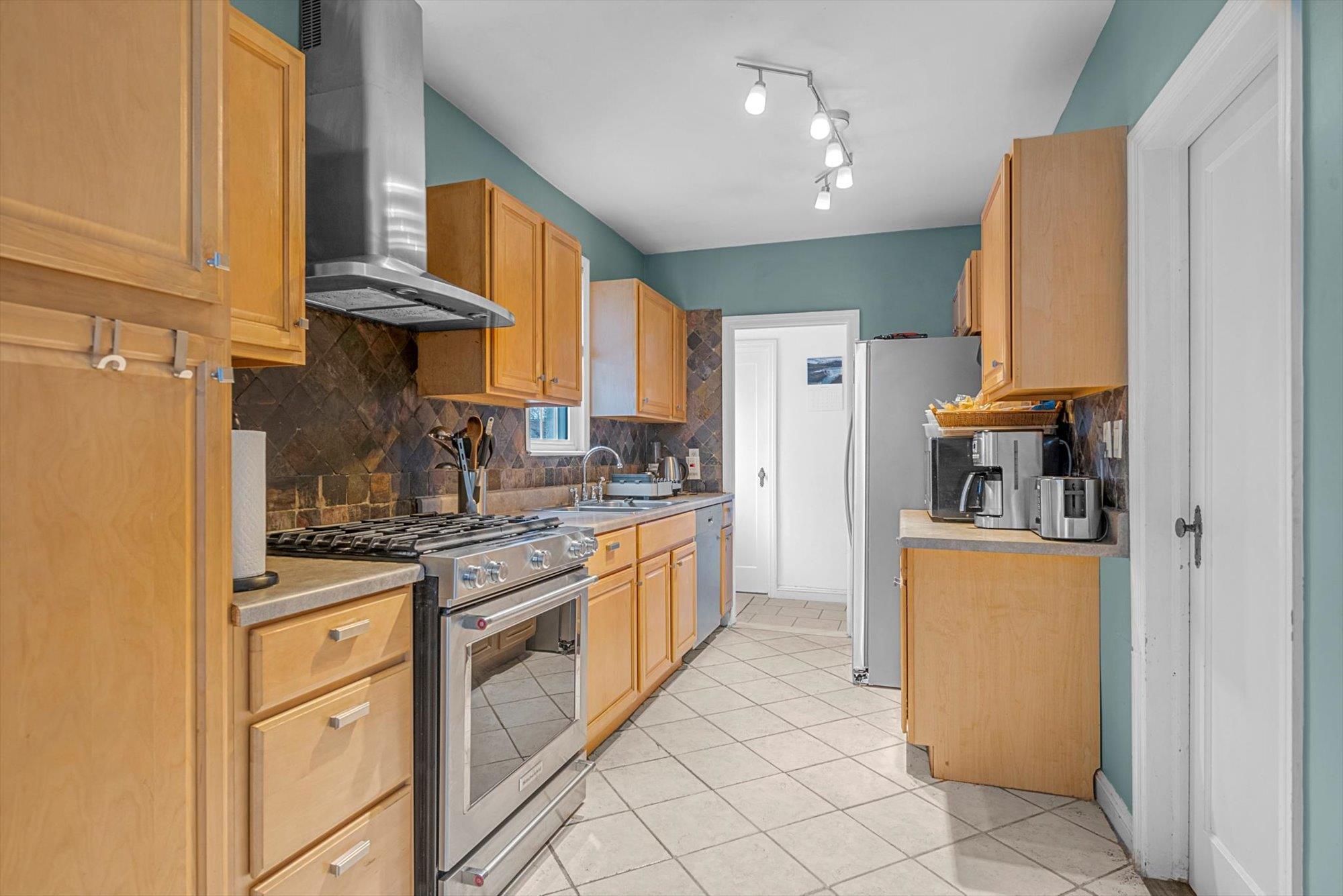 Single Family 48th  Queens, NY 11364, MLS-810971-6