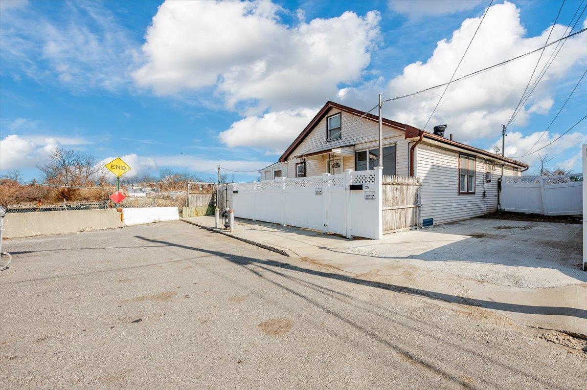 Single Family Beach 3rd  Queens, NY 11691, MLS-811031-17