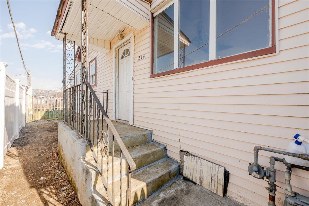 Single Family Beach 3rd  Queens, NY 11691, MLS-811031-2