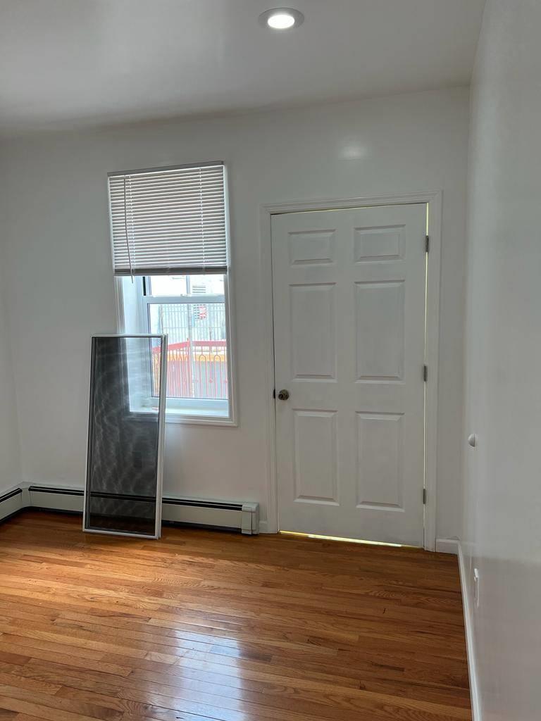 Single Family Waterbury  Bronx, NY 10462, MLS-811176-11