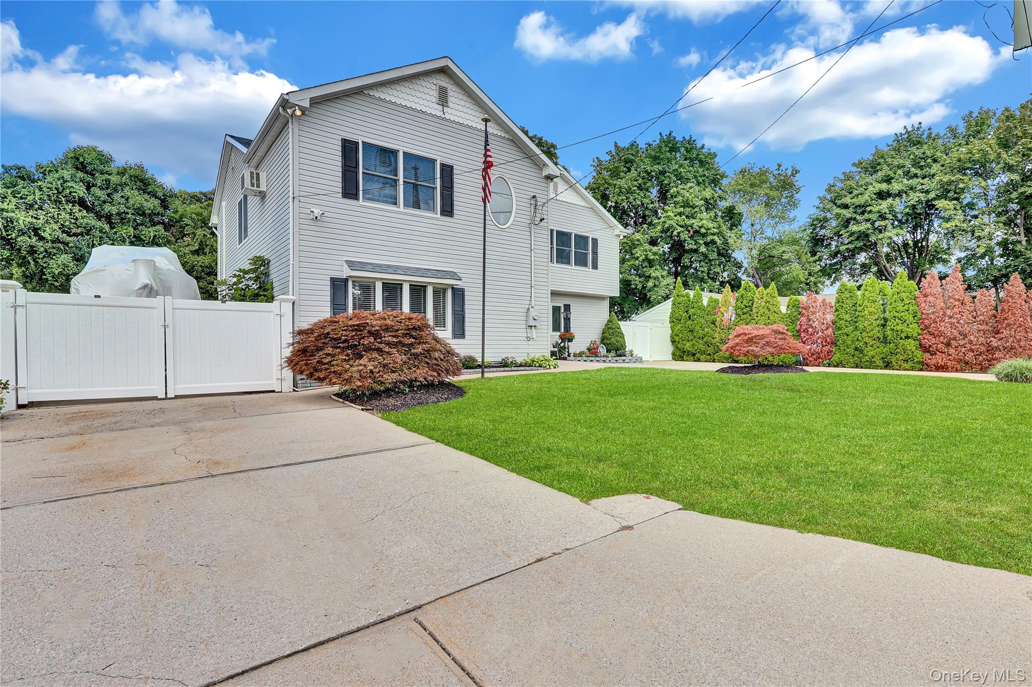 Single Family Dare  Suffolk County, NY 11784, MLS-811205-3