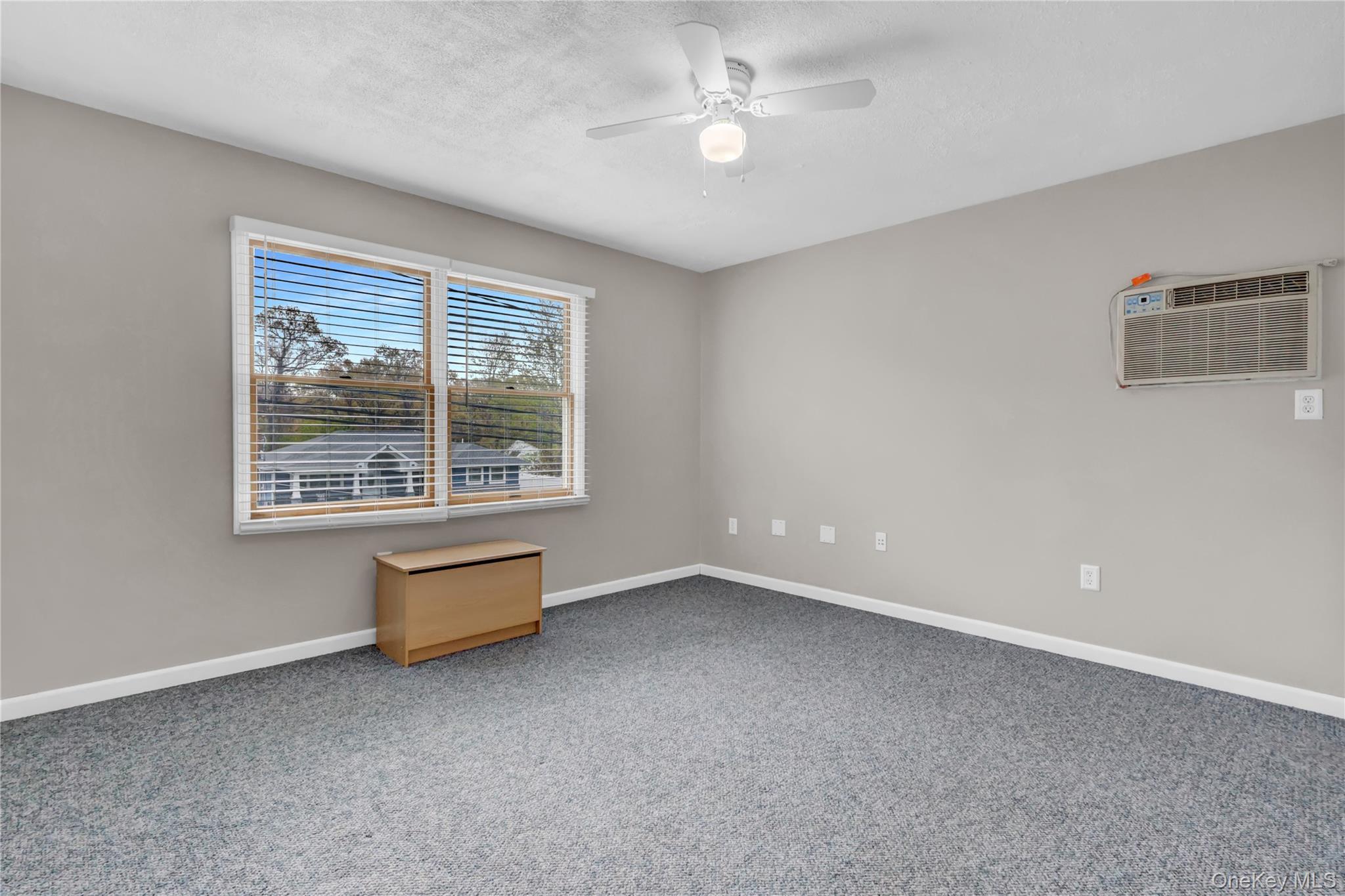 Single Family Dare  Suffolk County, NY 11784, MLS-811205-32