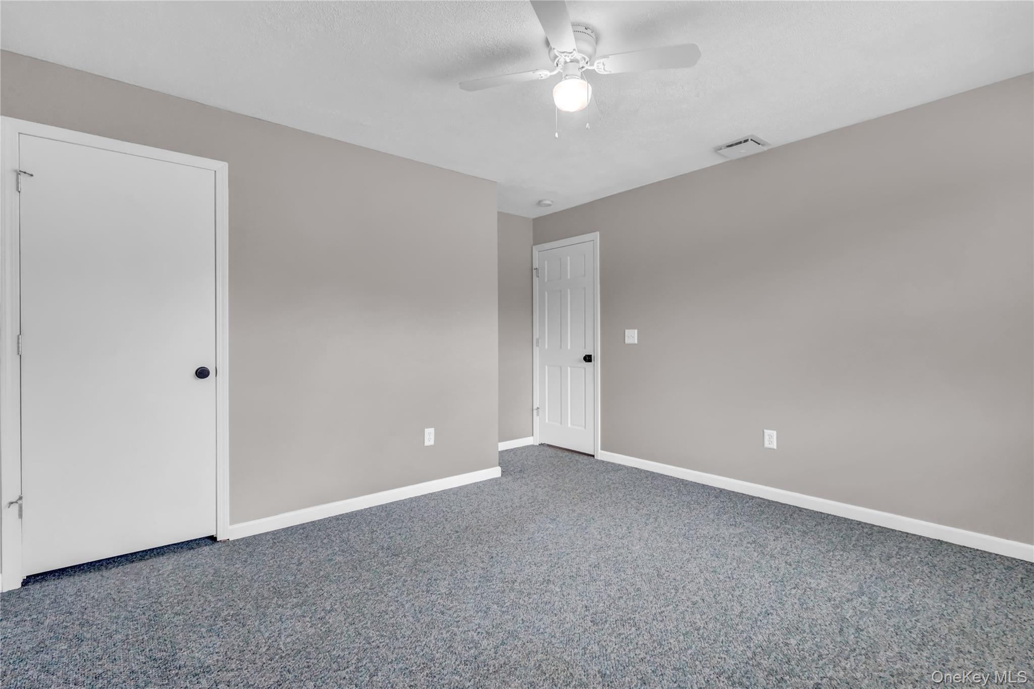 Single Family Dare  Suffolk County, NY 11784, MLS-811205-33