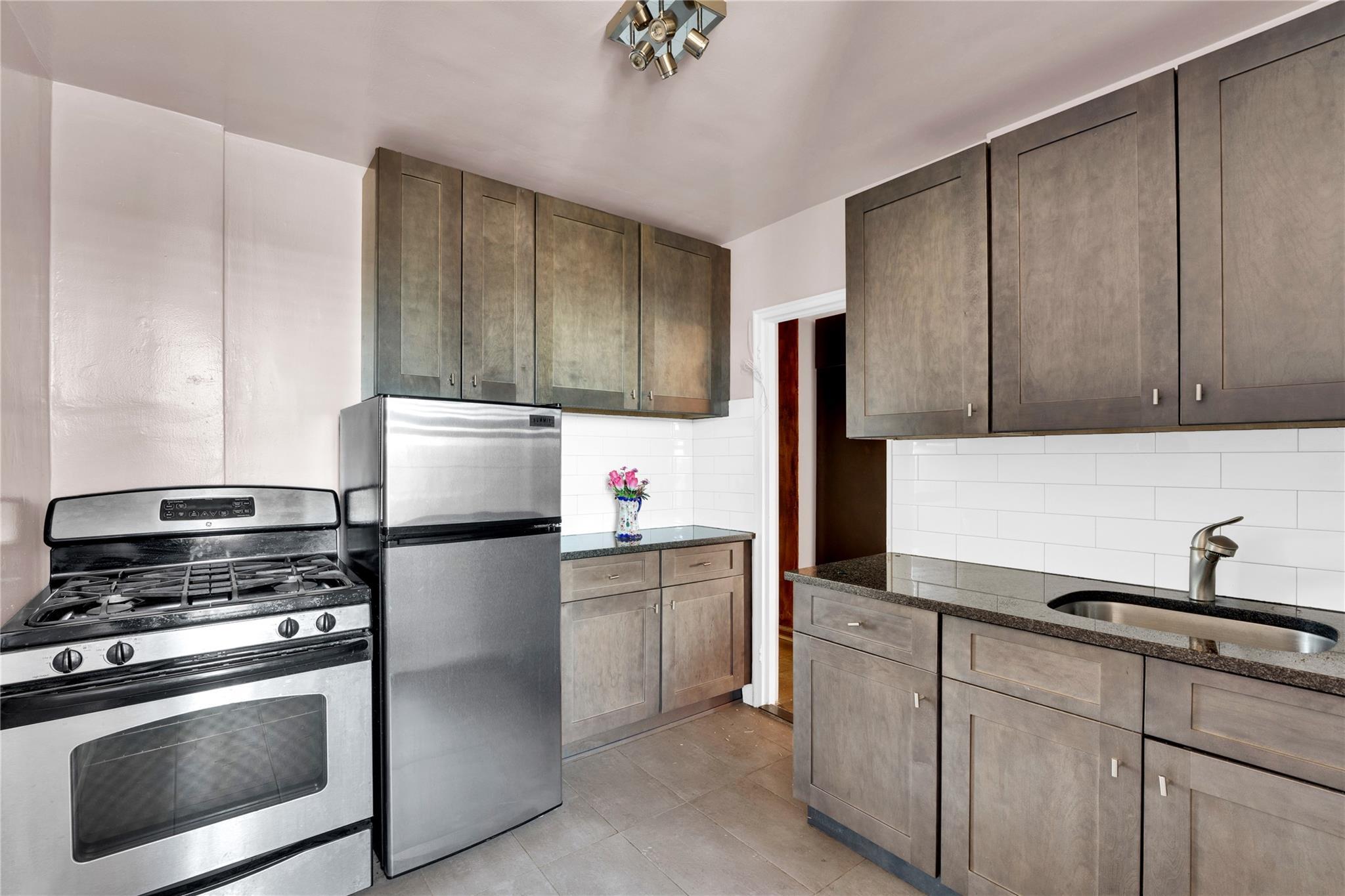 Coop Netherland  Bronx, NY 10471, MLS-811384-4
