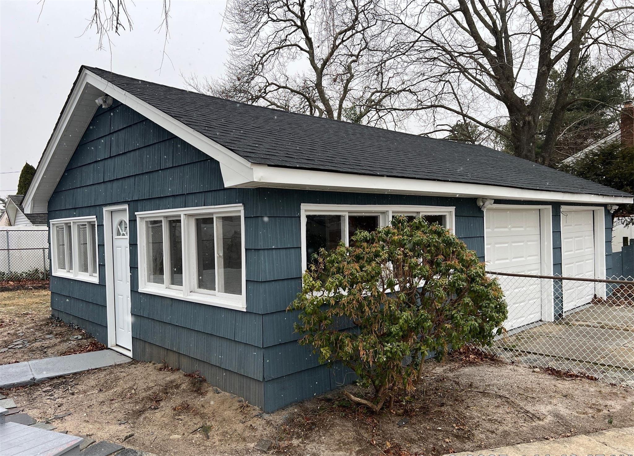 Single Family Saint Charles  Suffolk County, NY 11741, MLS-811418-18