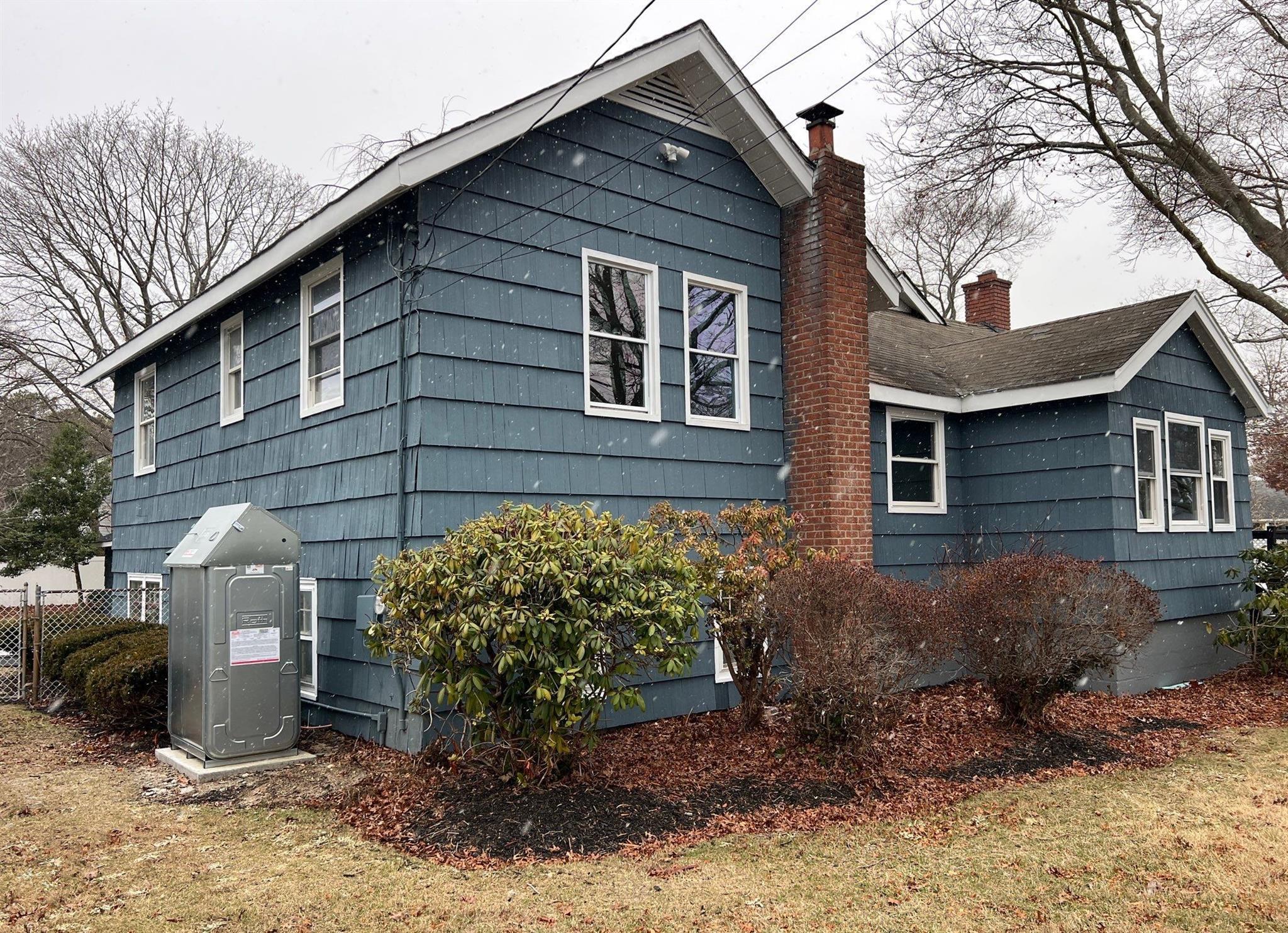 Single Family Saint Charles  Suffolk County, NY 11741, MLS-811418-22