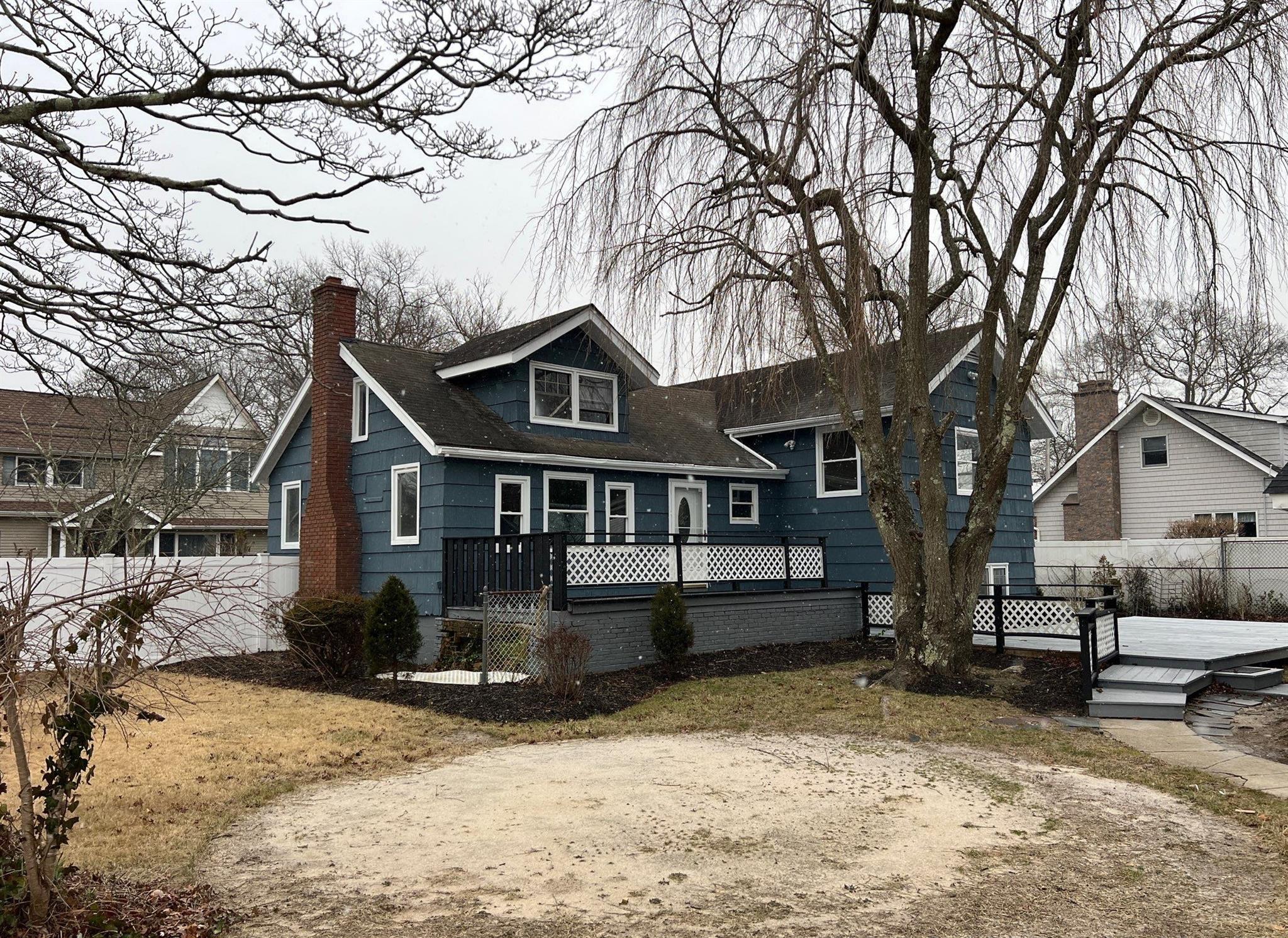 Single Family Saint Charles  Suffolk County, NY 11741, MLS-811418-23