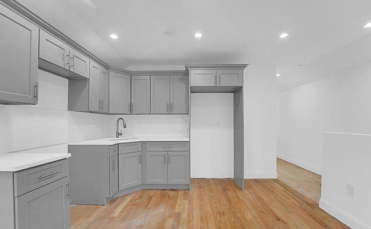 Apartment 188 Street  Queens, NY 11423, MLS-811469-3
