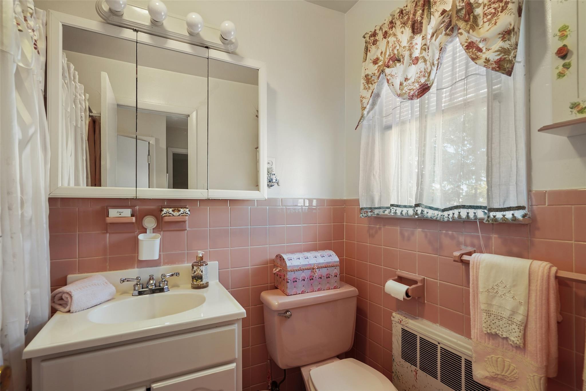 Single Family Warburton  Westchester County, NY 10701, MLS-811635-16