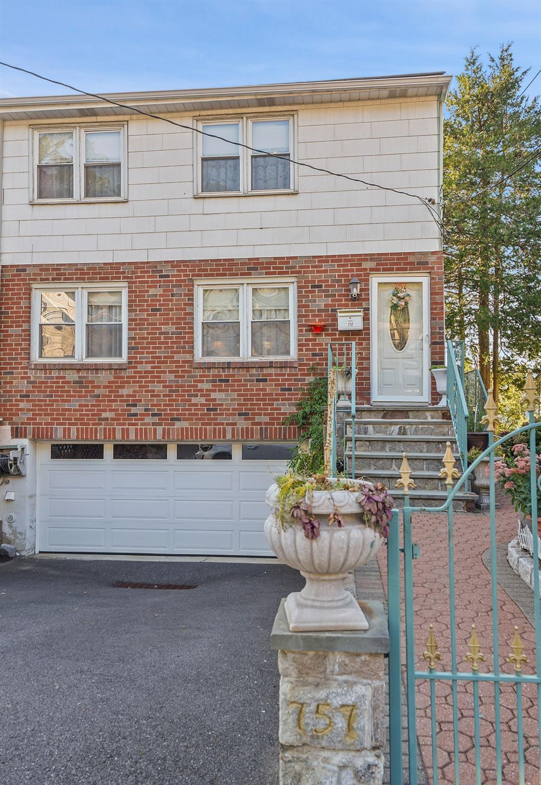 Single Family Warburton  Westchester County, NY 10701, MLS-811635-2