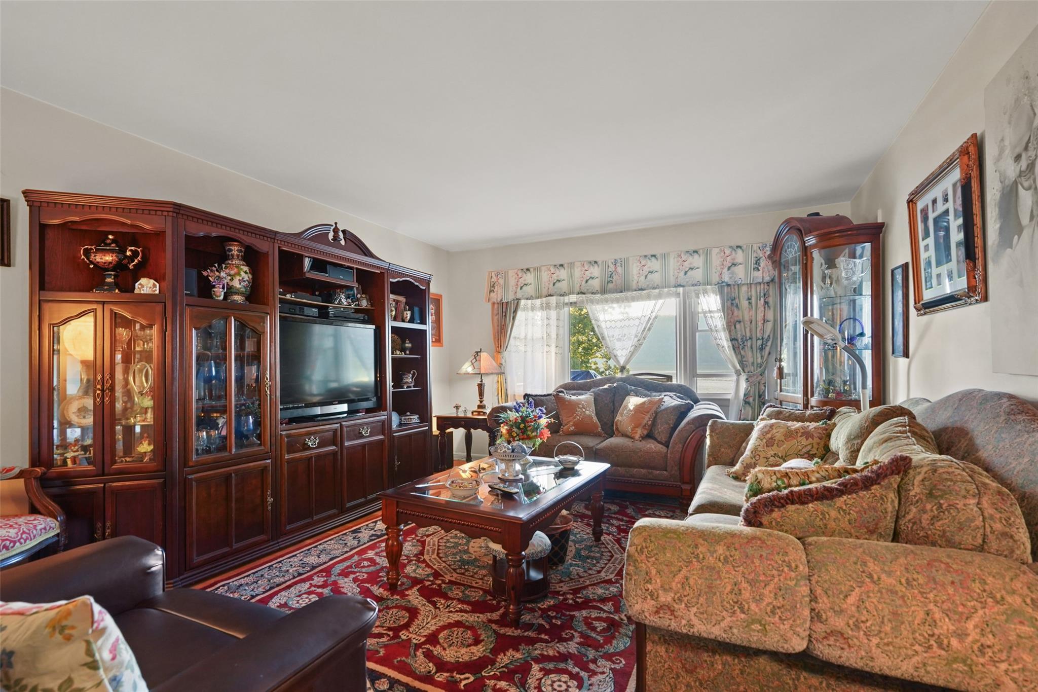 Single Family Warburton  Westchester County, NY 10701, MLS-811635-8